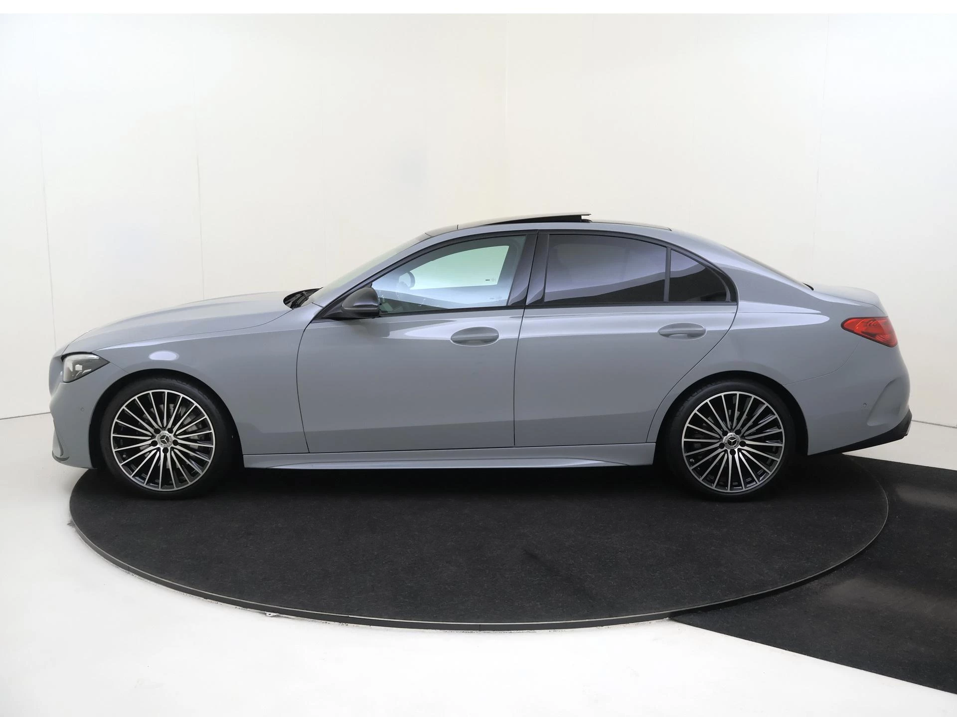 Mercedes-Benz-C-Klasse-image-7