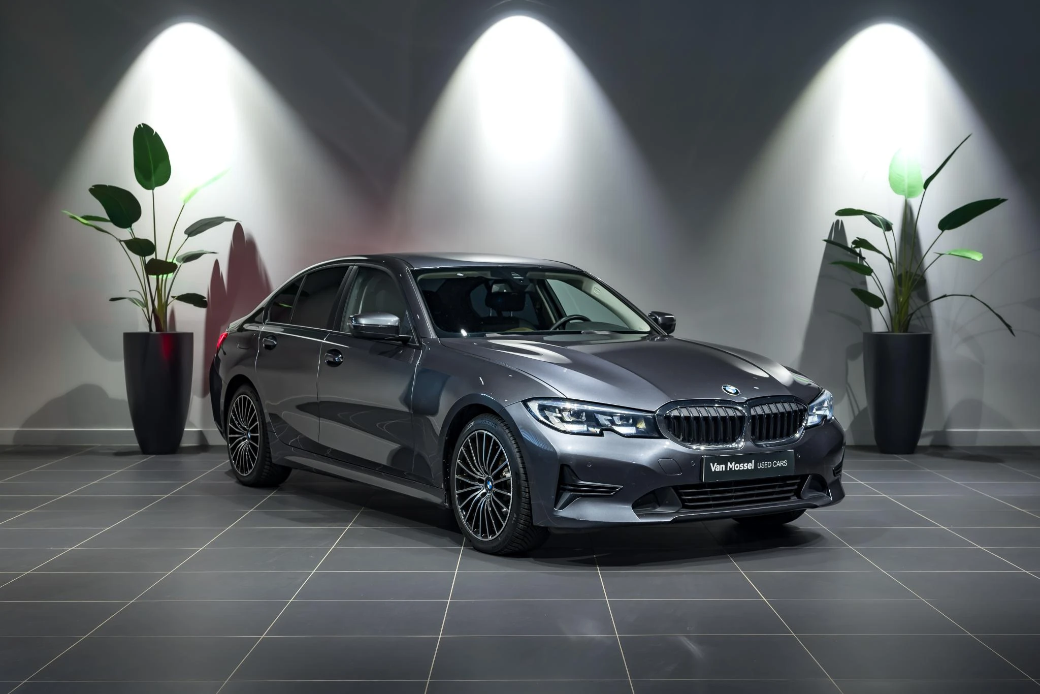 BMW-Série 3-image-2