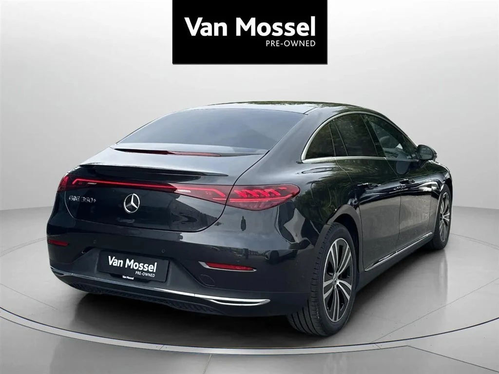 Mercedes-Benz-EQE-image-4