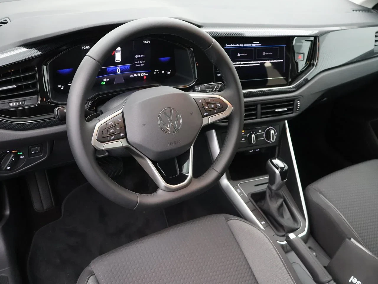 Volkswagen-Polo-image-18