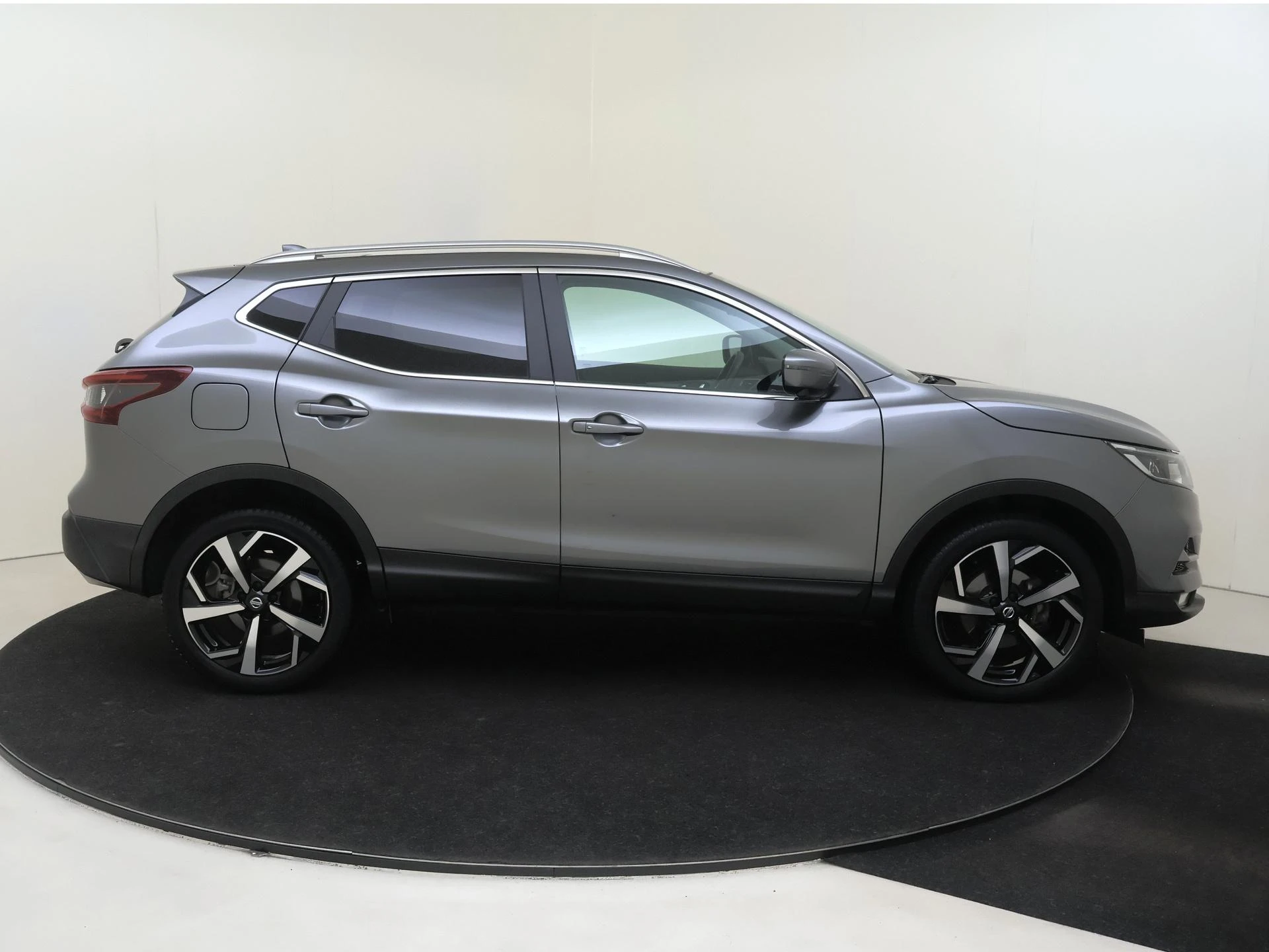 Nissan-QASHQAI-image-8