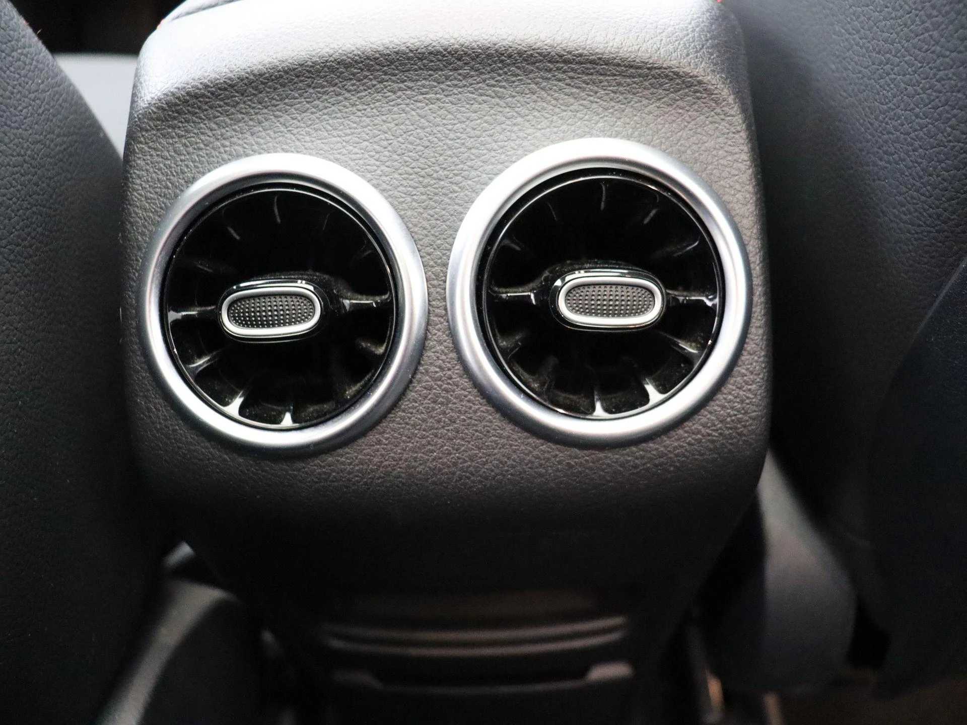 Mercedes-Benz-Classe B-image-18