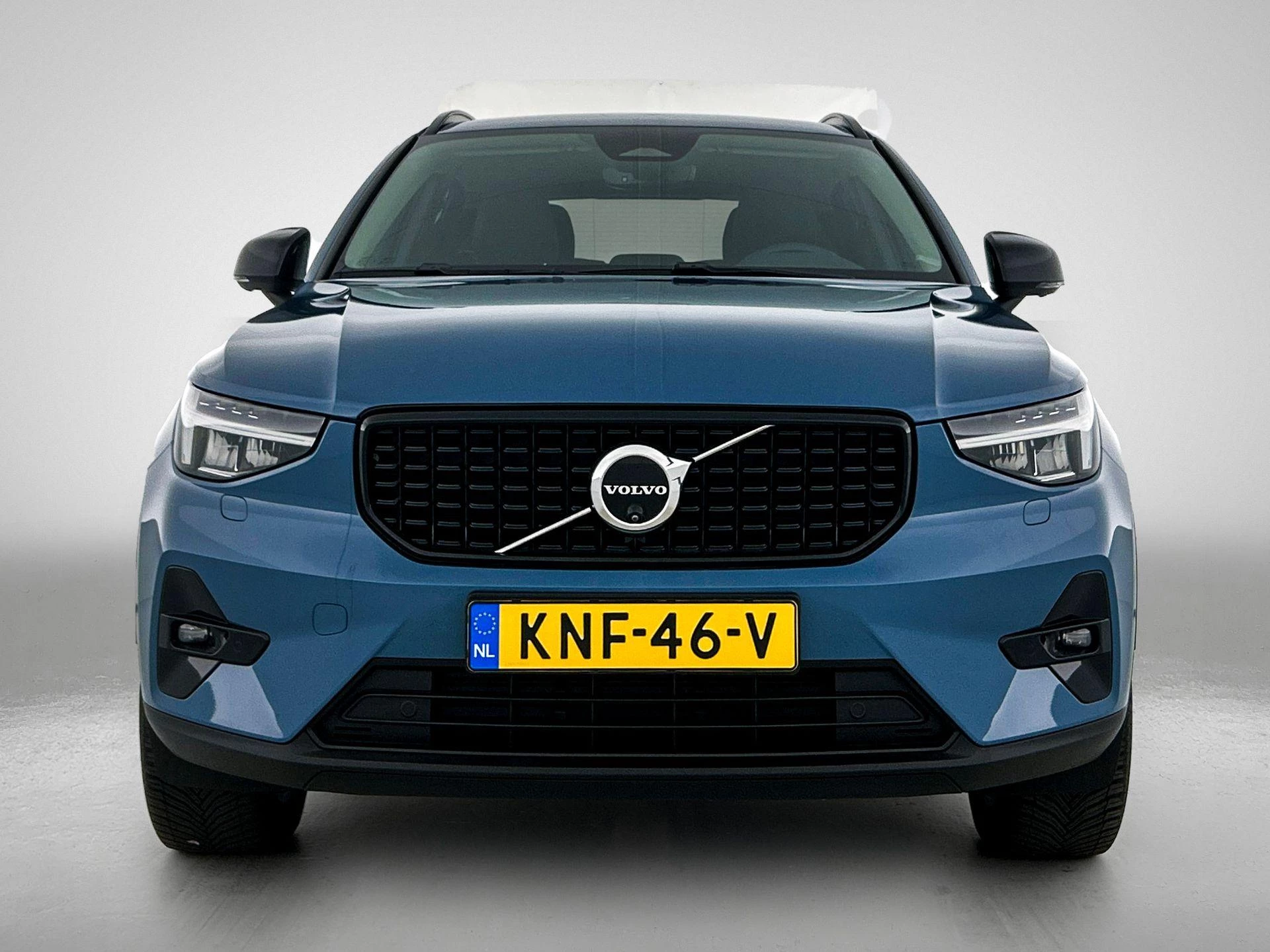 Volvo XC40 2.0 B4 Plus Dark