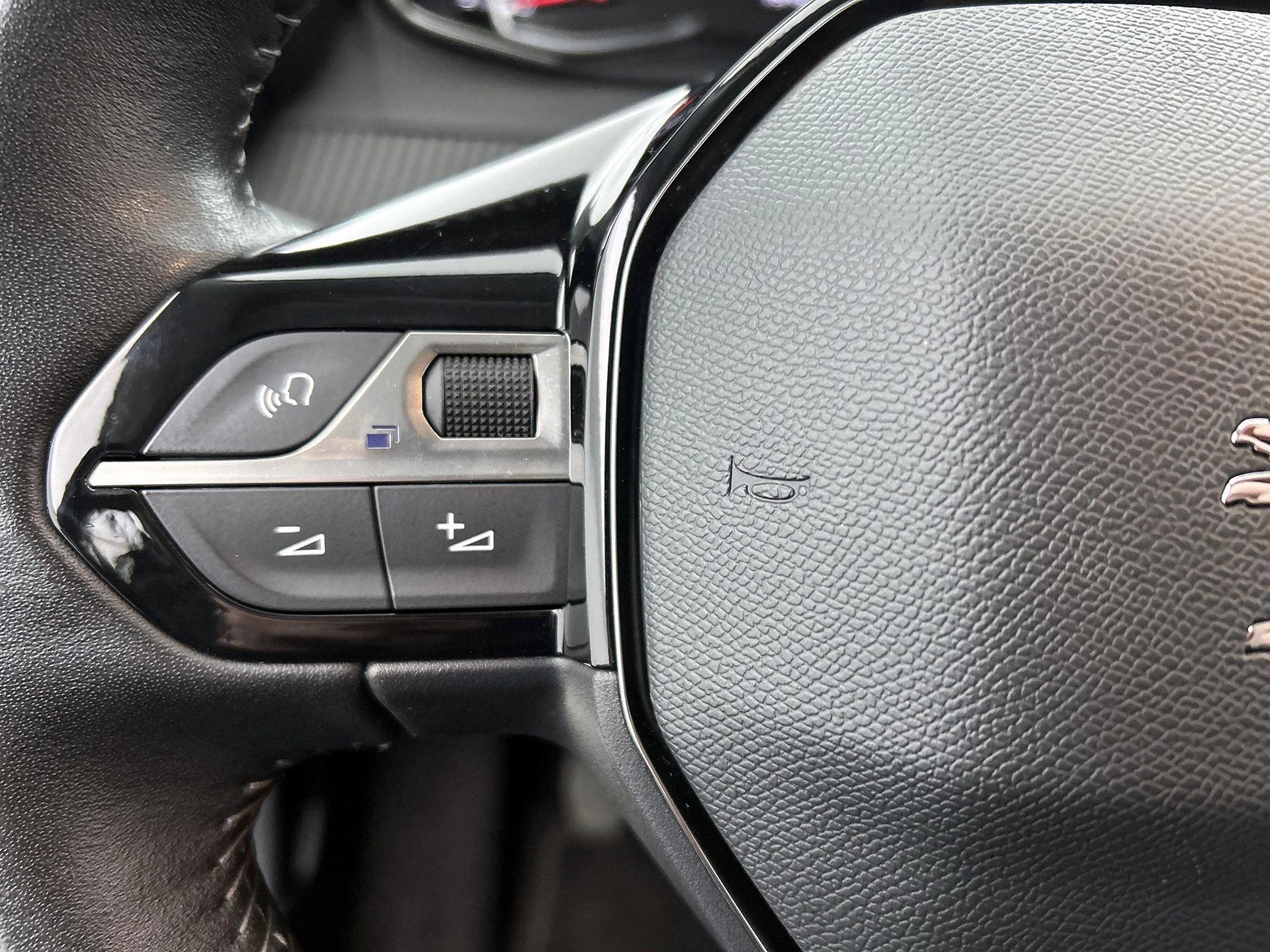 Peugeot-208-image-27