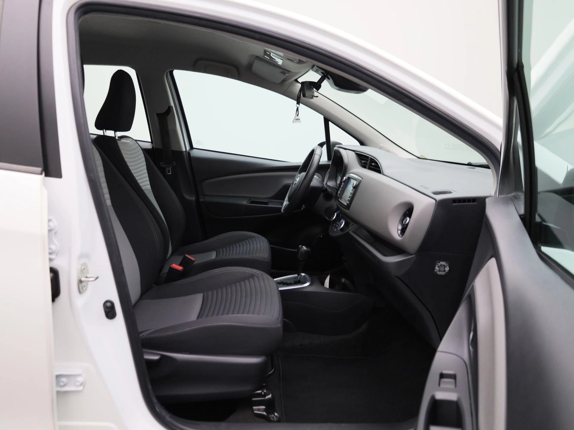 Toyota-Yaris-image-35