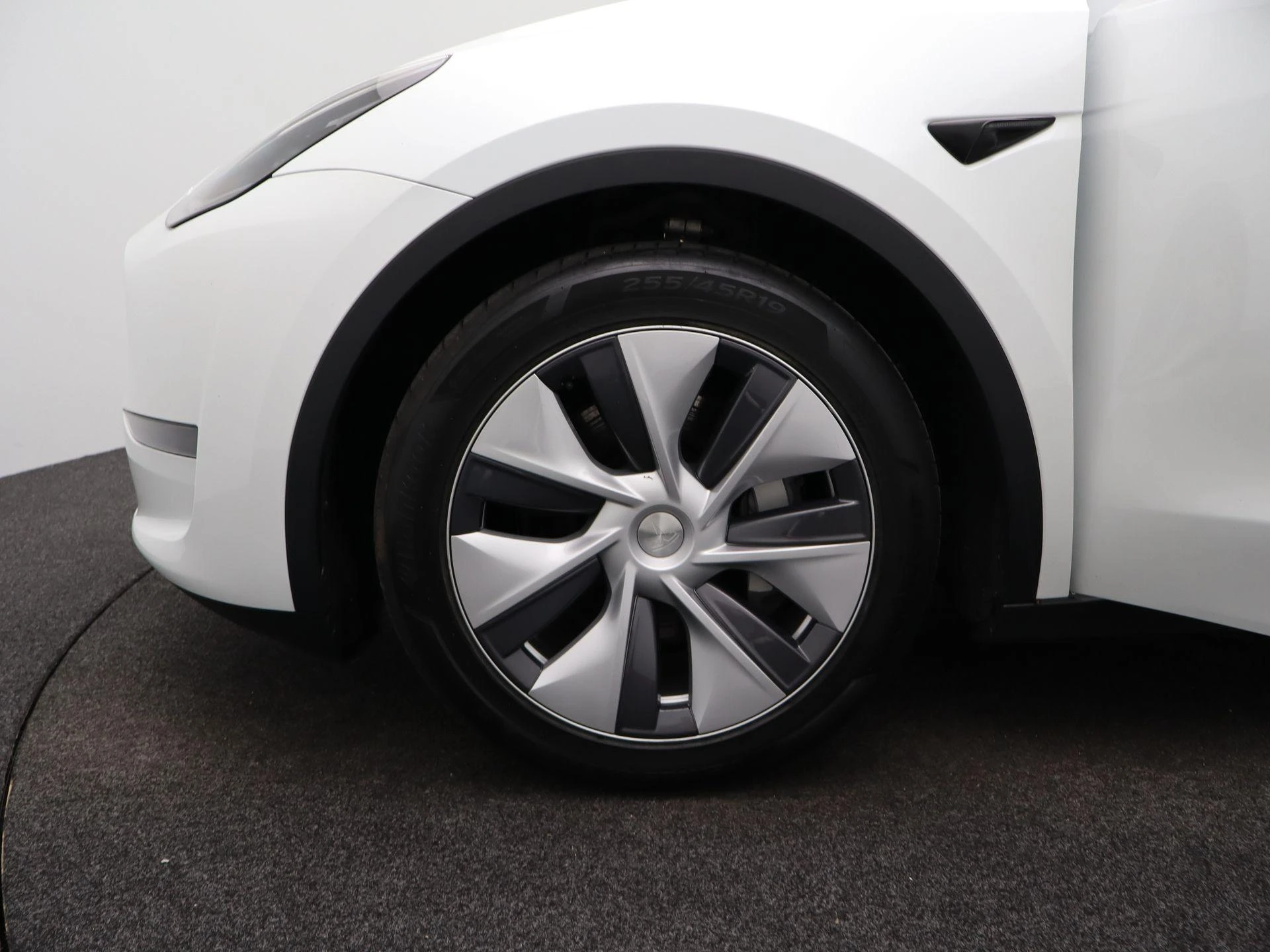 Tesla-Model Y-image-26