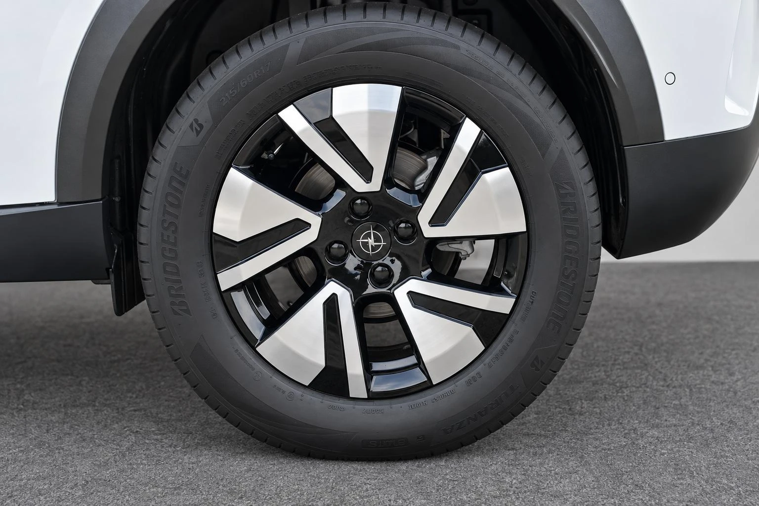 Opel-Frontera-image-17