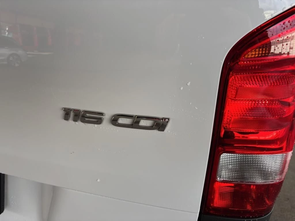 Mercedes-Benz-Vito-image-10
