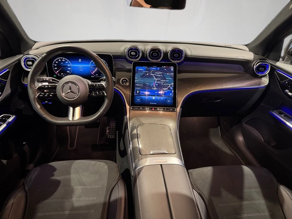 Mercedes-Benz-GLC 300 d-image-11