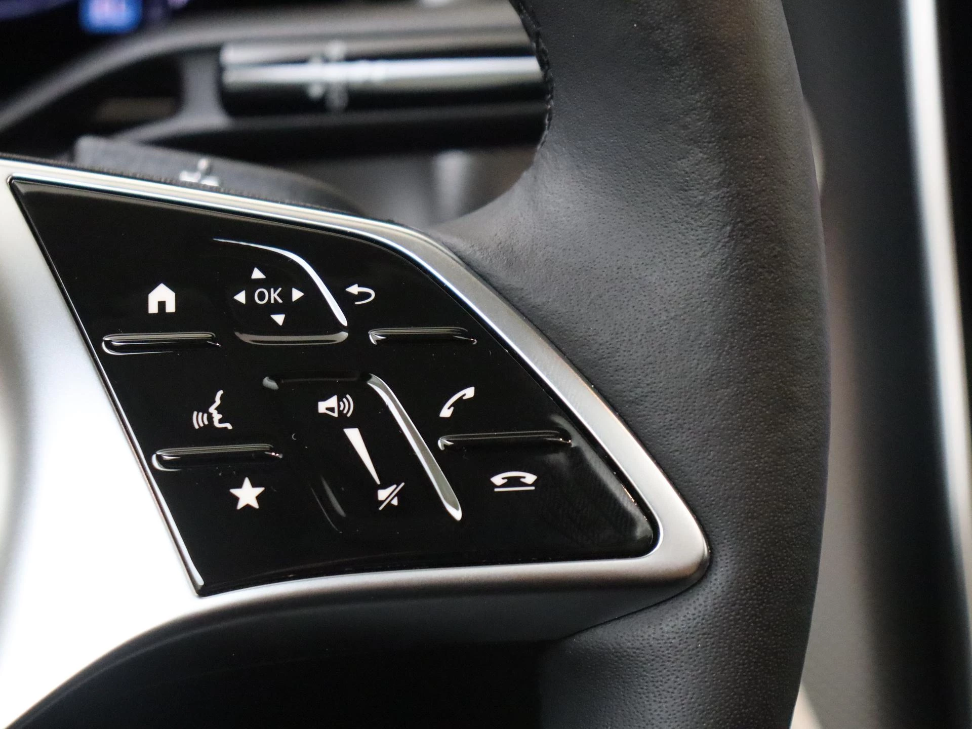 Mercedes-Benz-GLC-image-13
