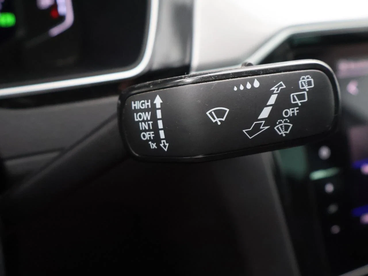 Volkswagen-Passat-image-13