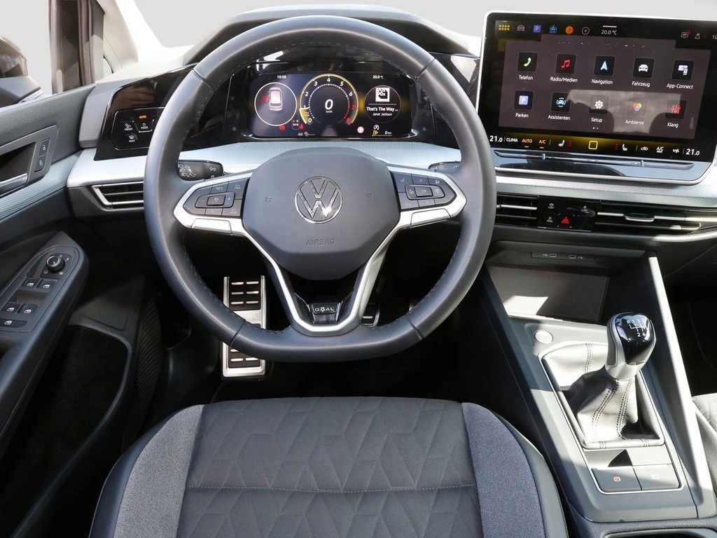 Volkswagen-Golf-image-12