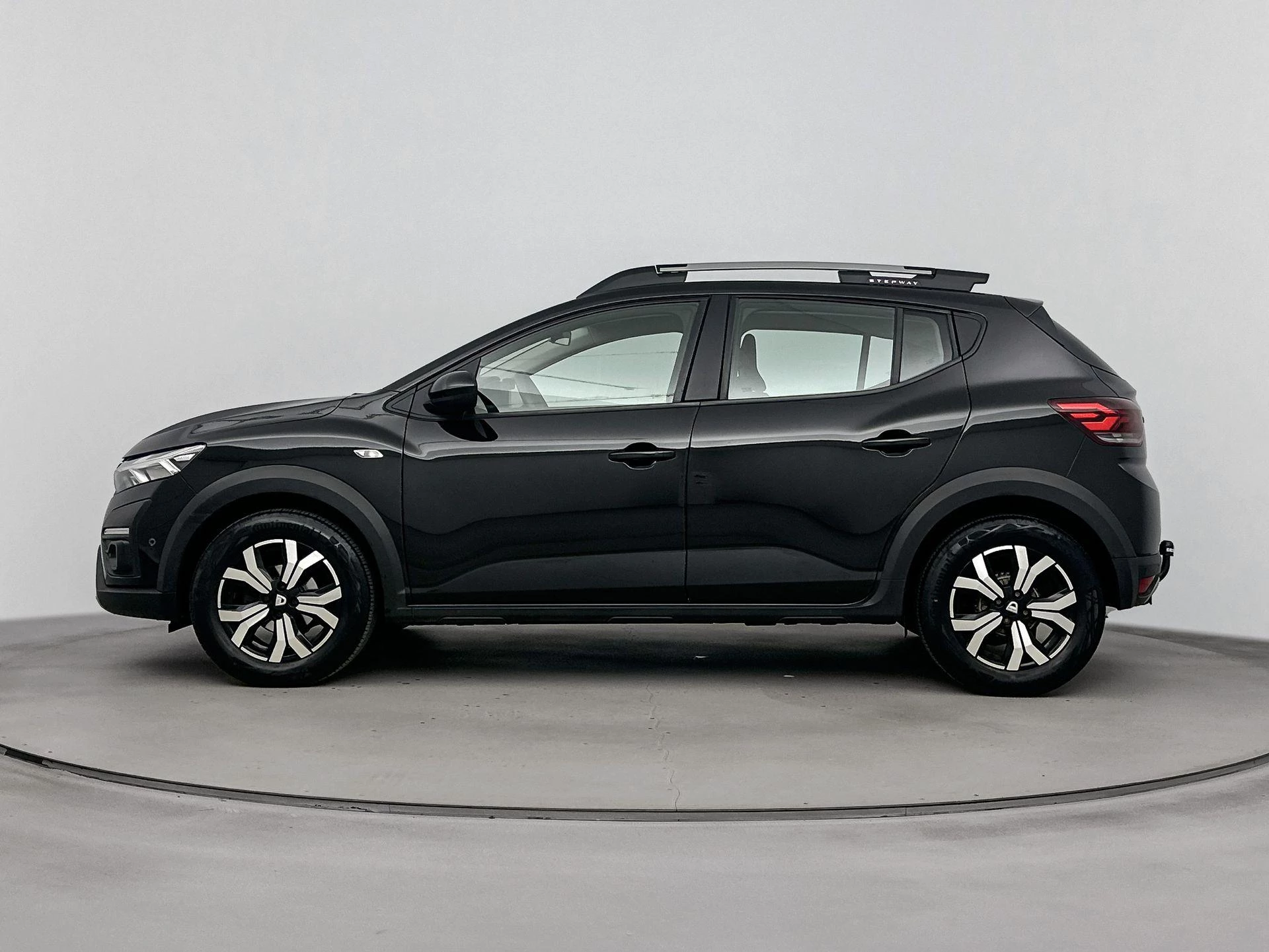 Dacia-Sandero Stepway-image-1
