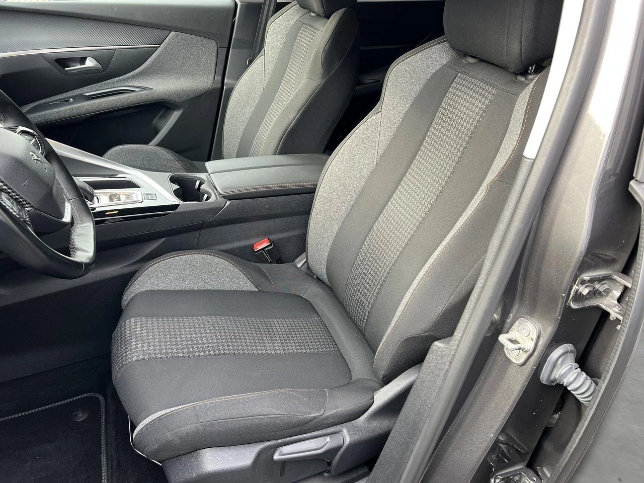 Peugeot-5008-image-15