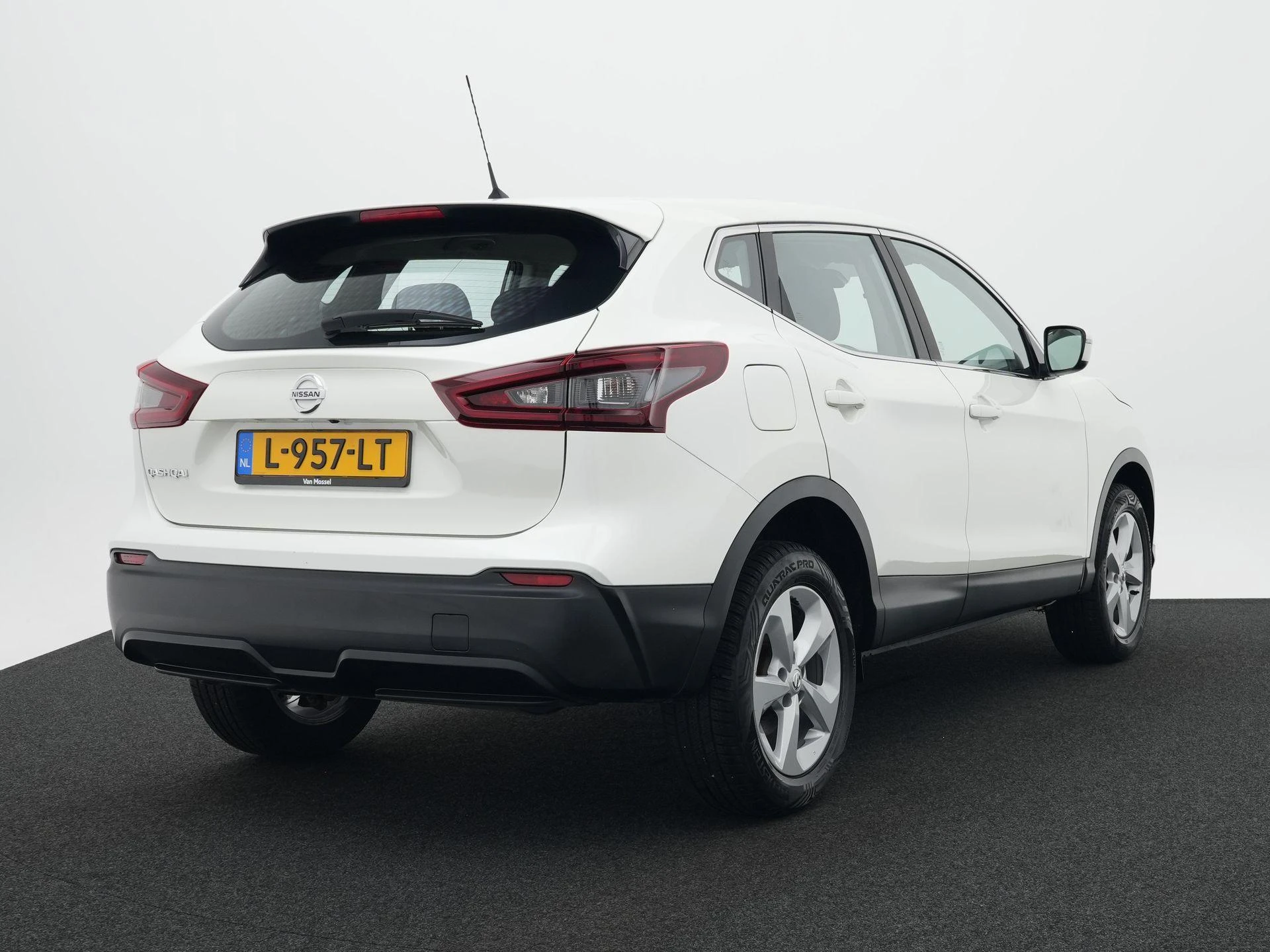 Nissan-QASHQAI-image-12