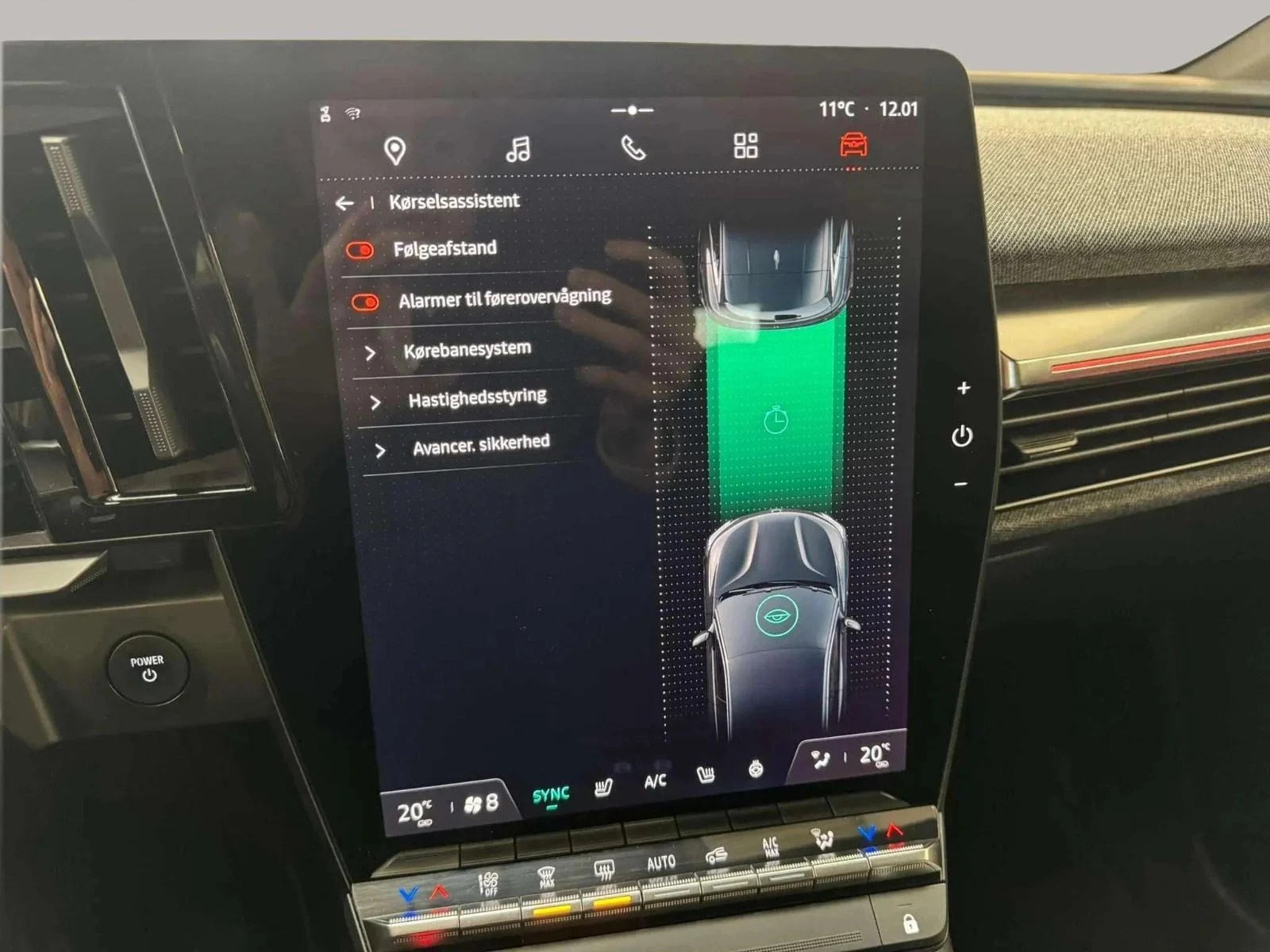 Renault-Megane E-Tech-image-15