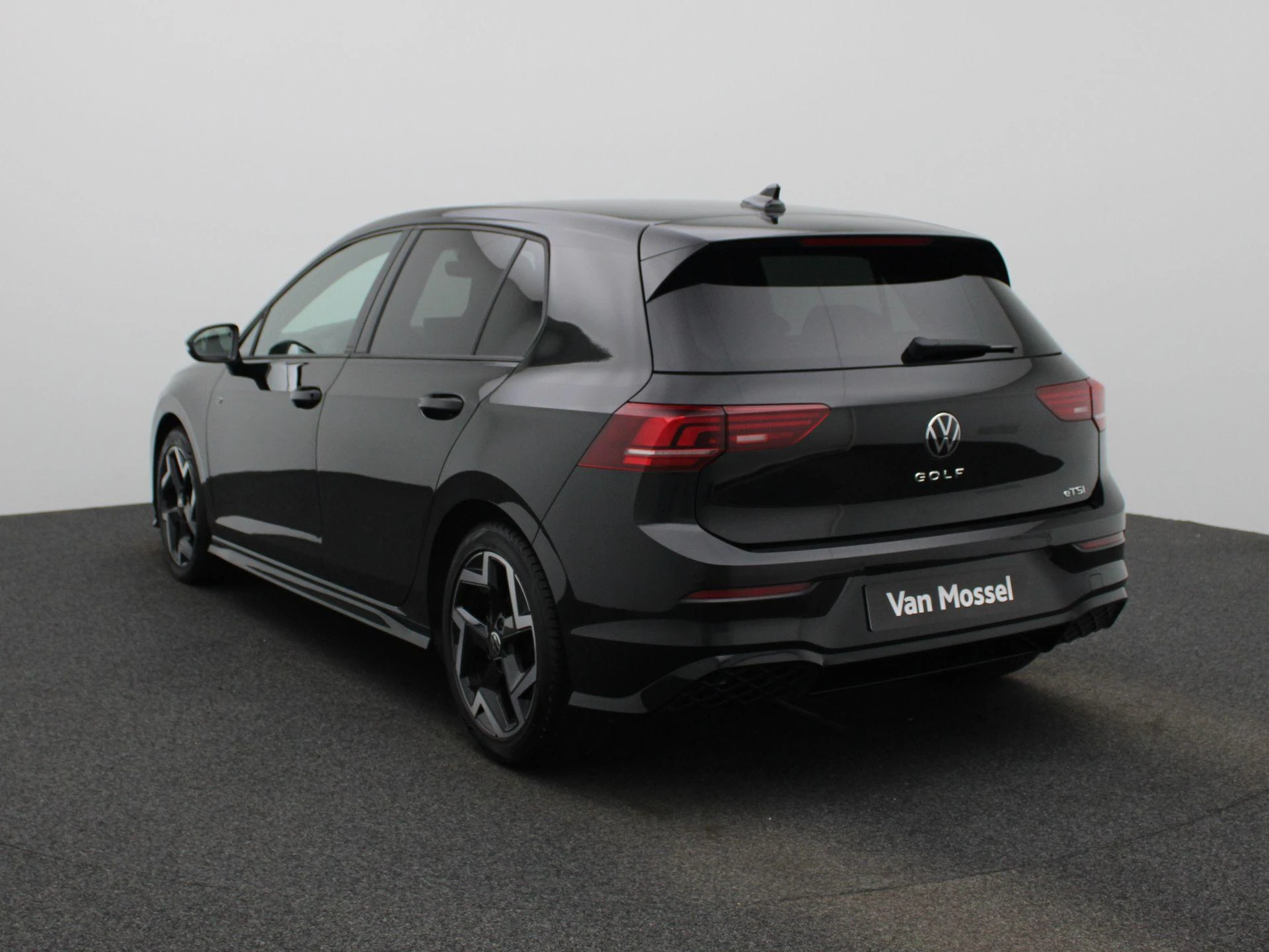 Volkswagen Golf 1.5 eTSI R-Line Edition