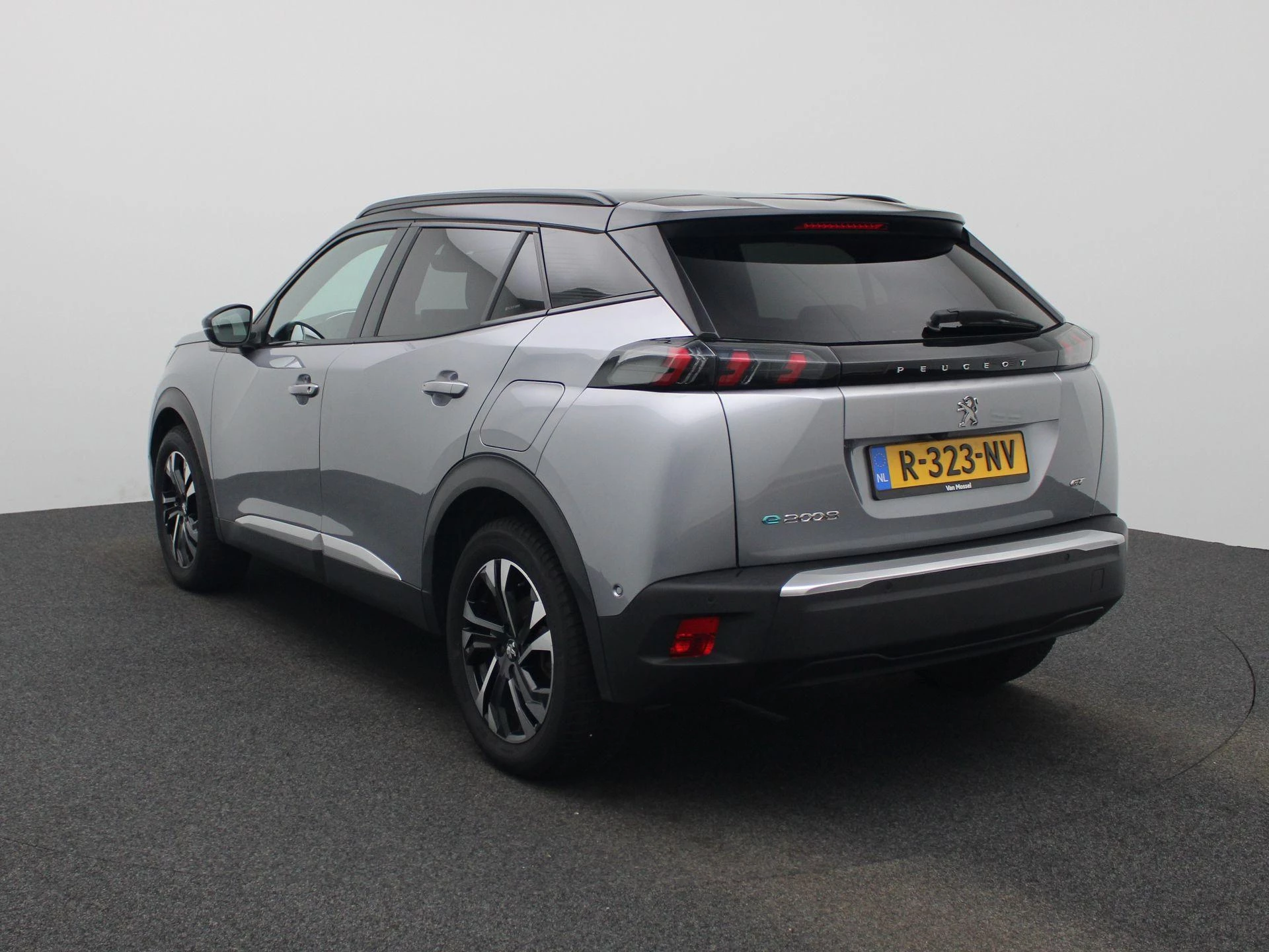 Peugeot e-2008 EV GT 50 kWh