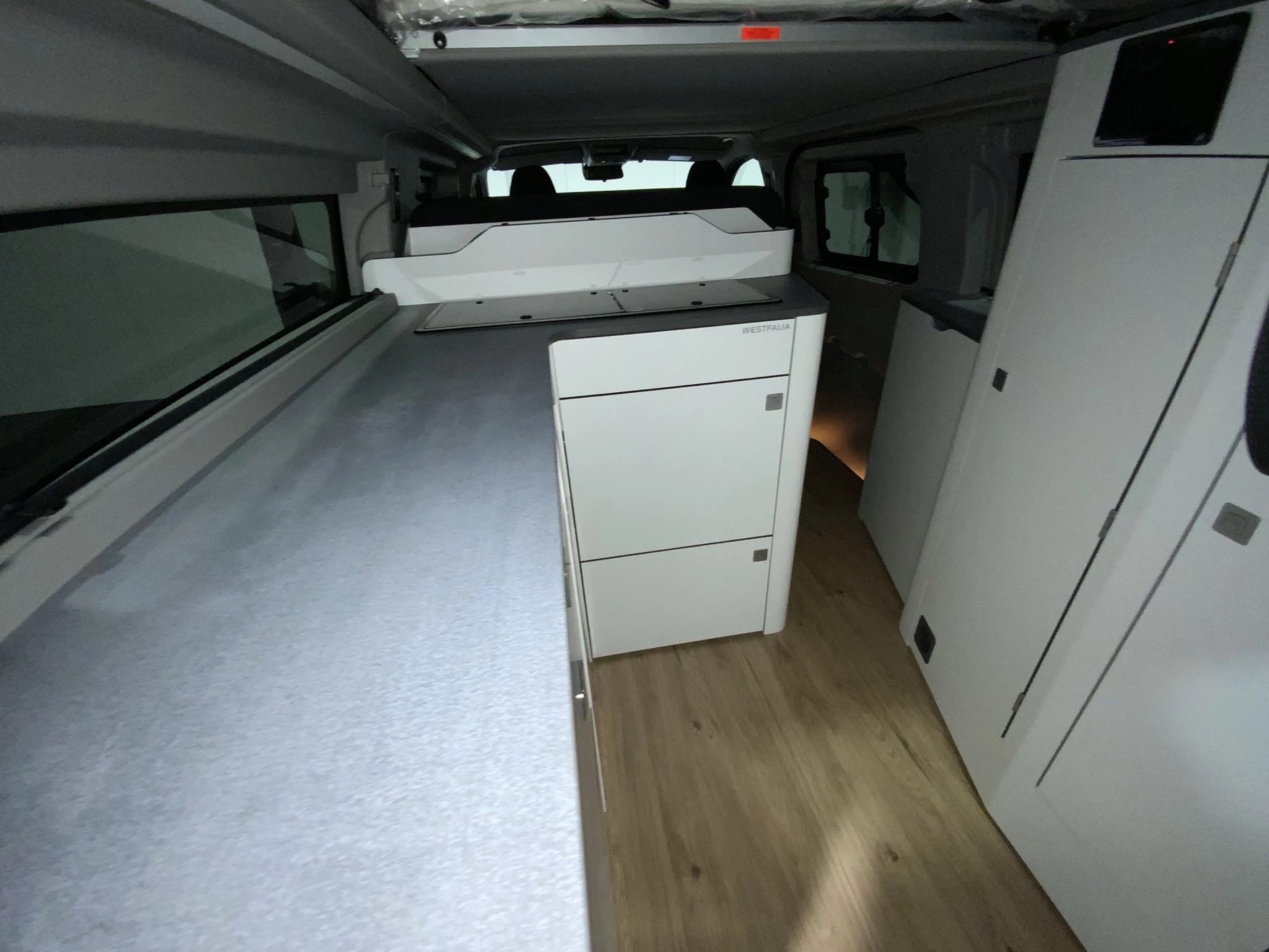 Ford Nugget Titanium 2.0 EcoBlue 125kW 320 L2 Aut. Campingbus