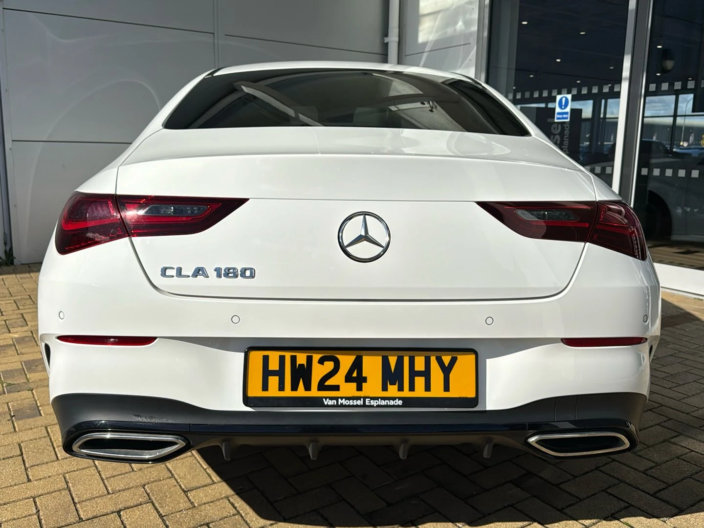 Mercedes-Benz-CLA-image-5