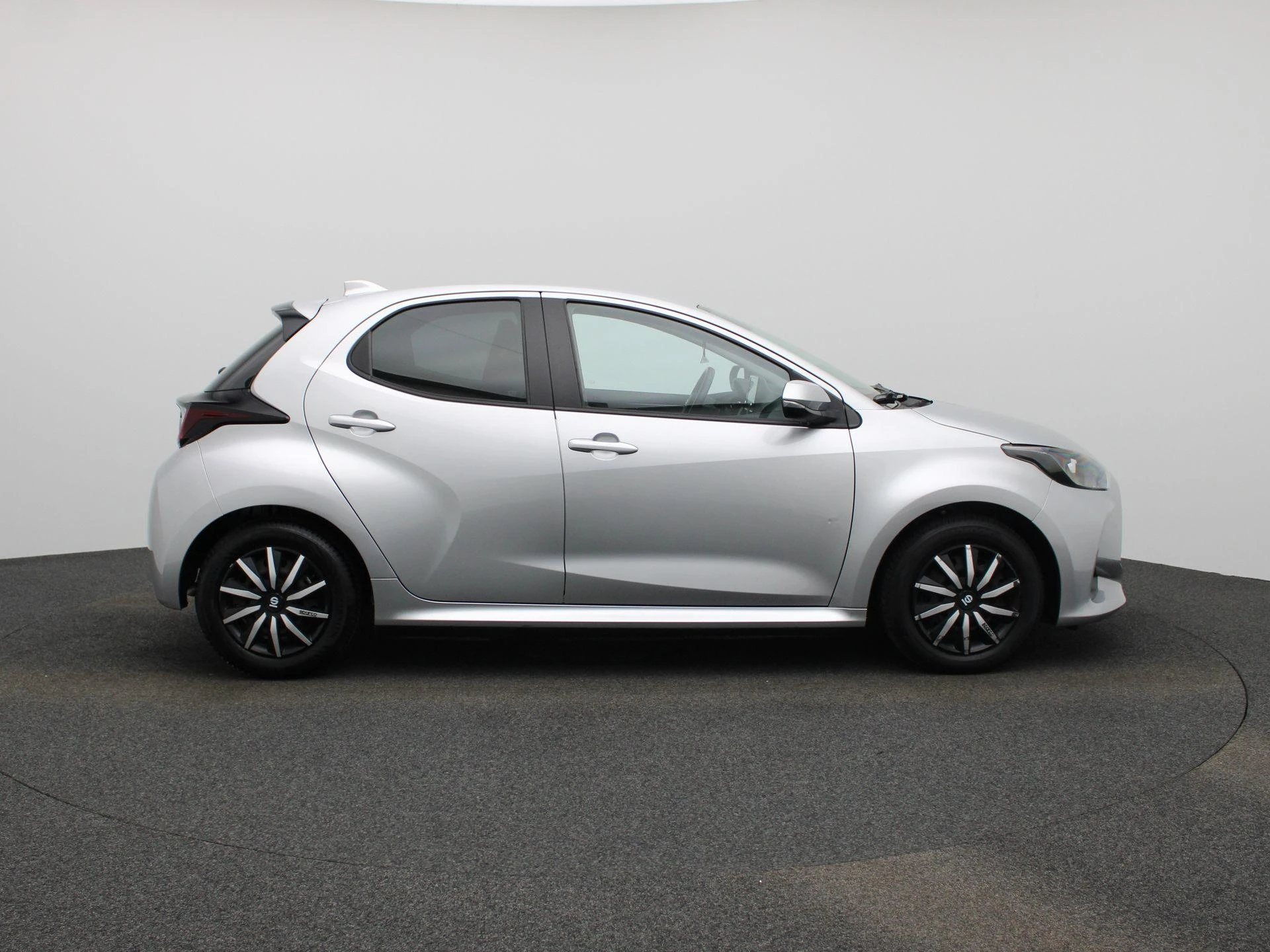 Toyota-Yaris-image-6