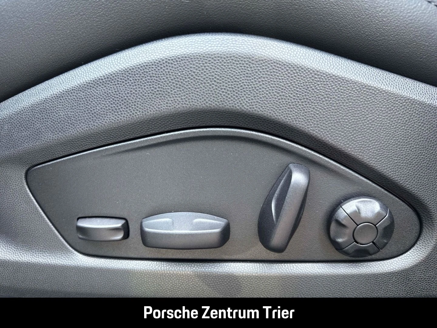Porsche-Macan-image-24