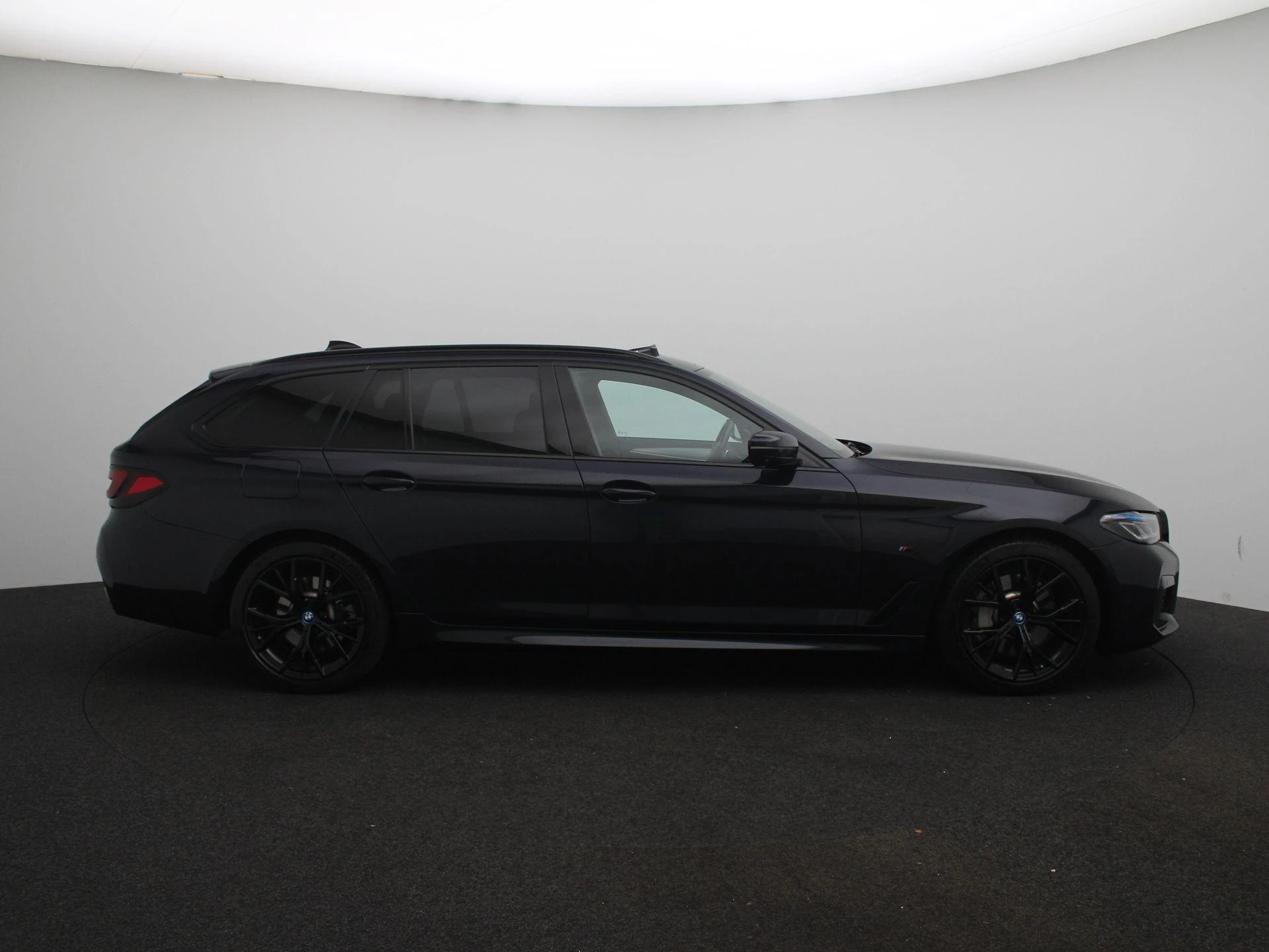 BMW-5 Serie-image-5