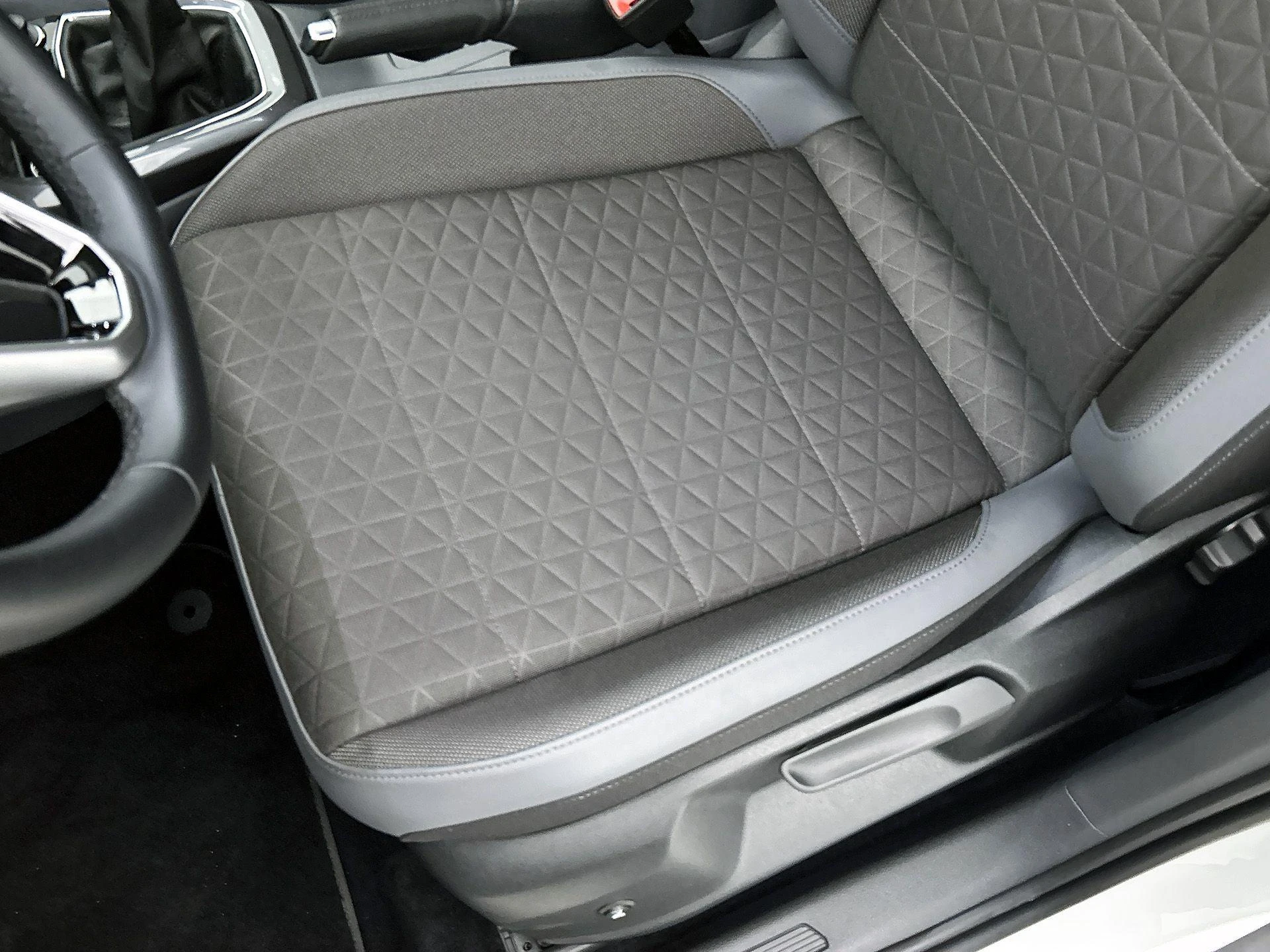 Volkswagen-T-Cross-image-18