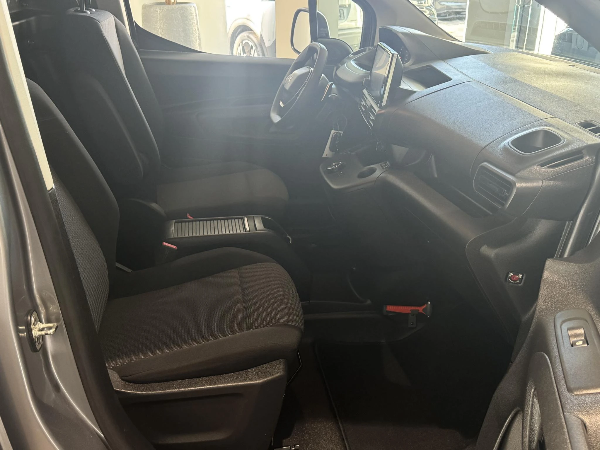 Peugeot-Partner-image-13