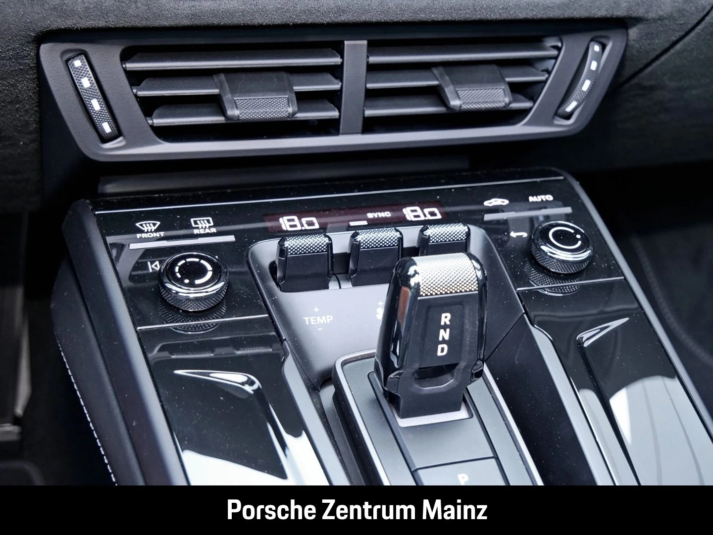 Porsche-911-image-23