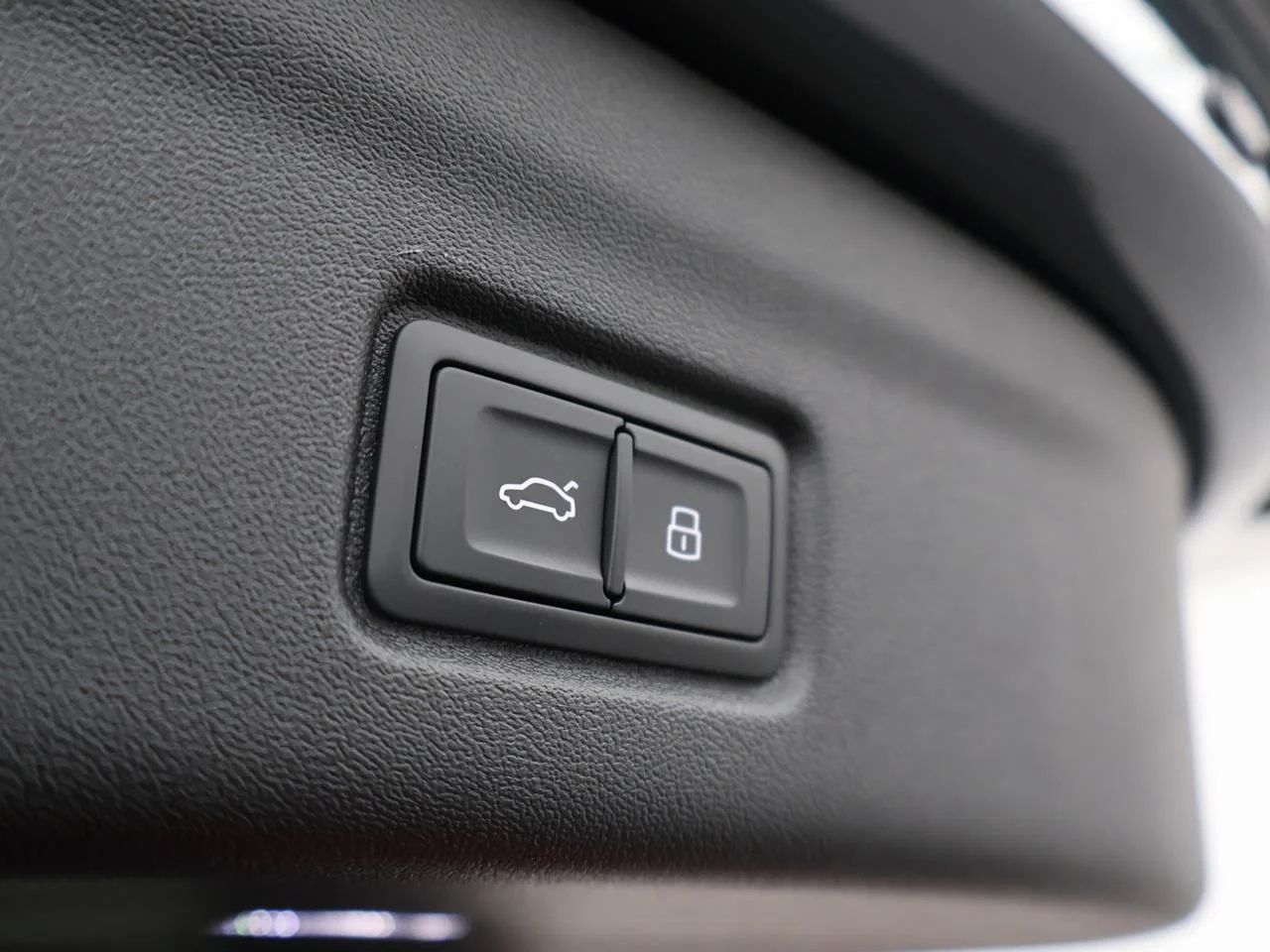 Audi-Q6 e-tron-image-3