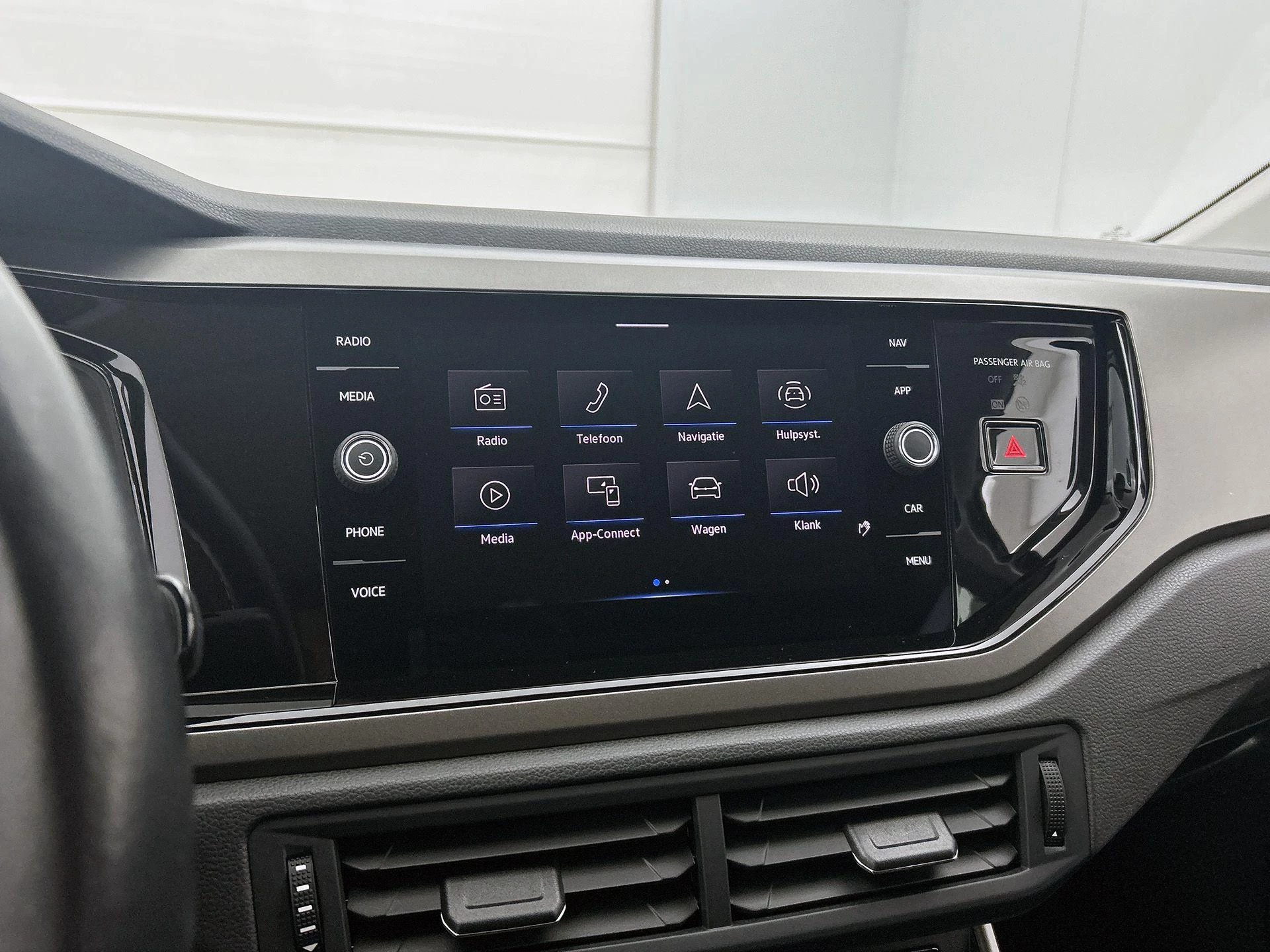 Volkswagen-Polo-image-6