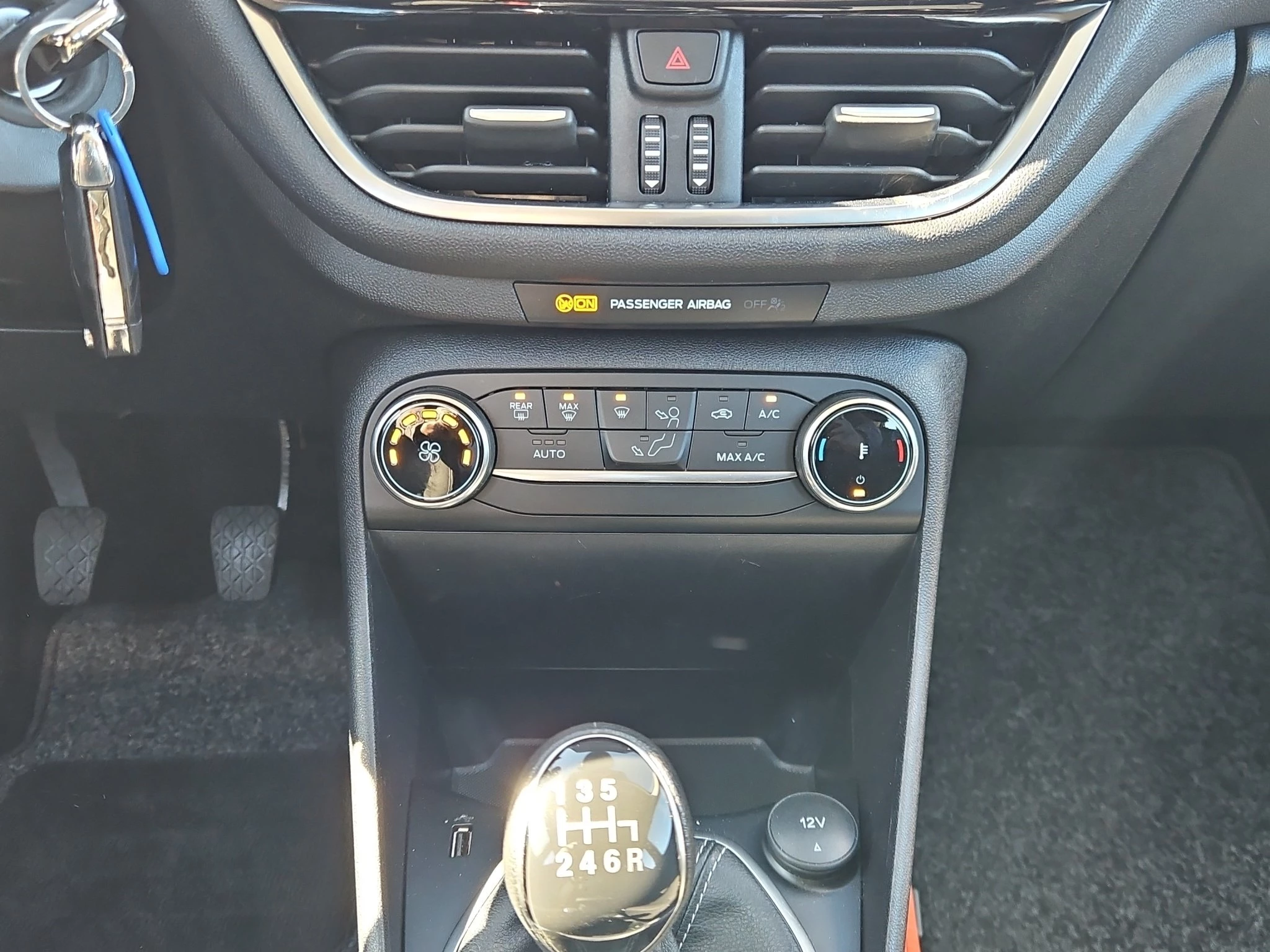 Ford Fiesta Titanium LED | KLIMAAUTOMATIK | PDC | BT