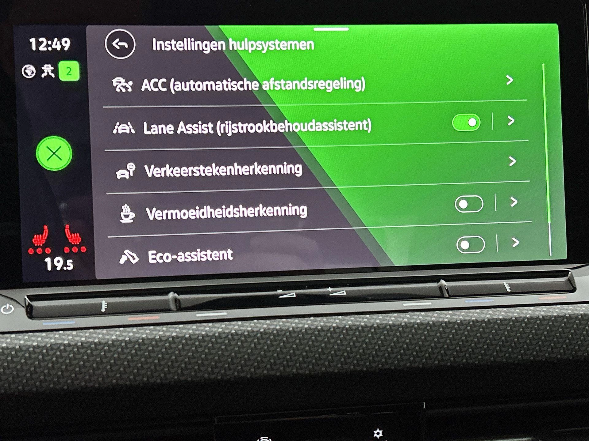 Volkswagen-Golf-image-11