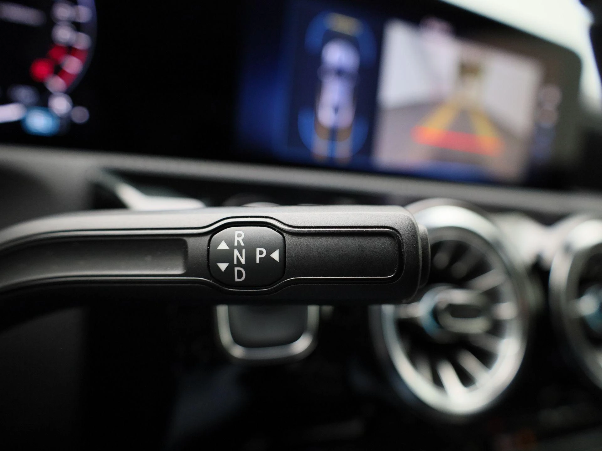 Mercedes-Benz-CLA-image-24