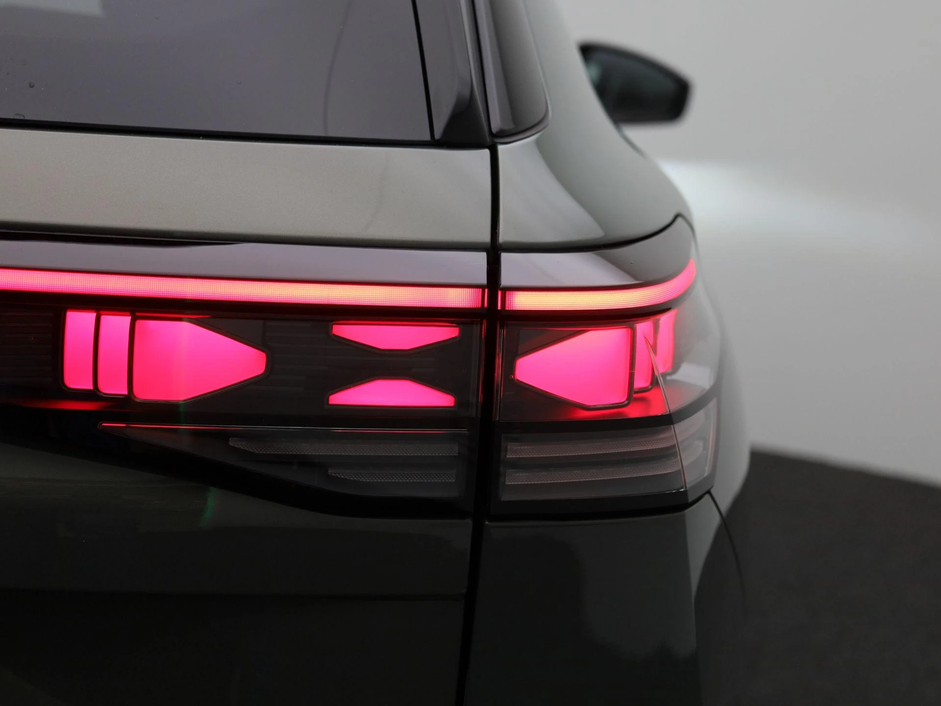 Volkswagen Tayron 1.5 eHybrid R-Line Edition 204 PK|