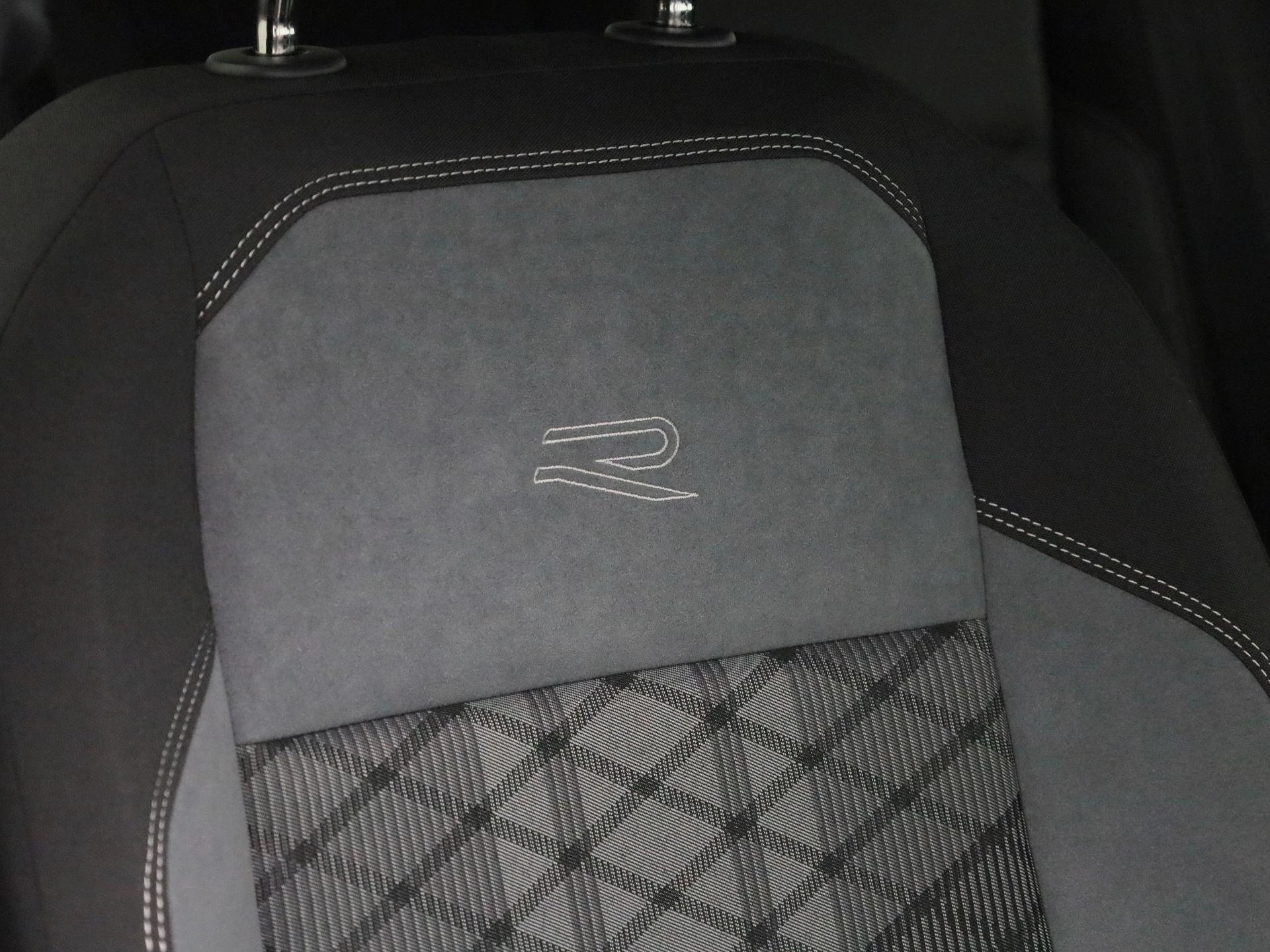 Volkswagen-Polo-image-39