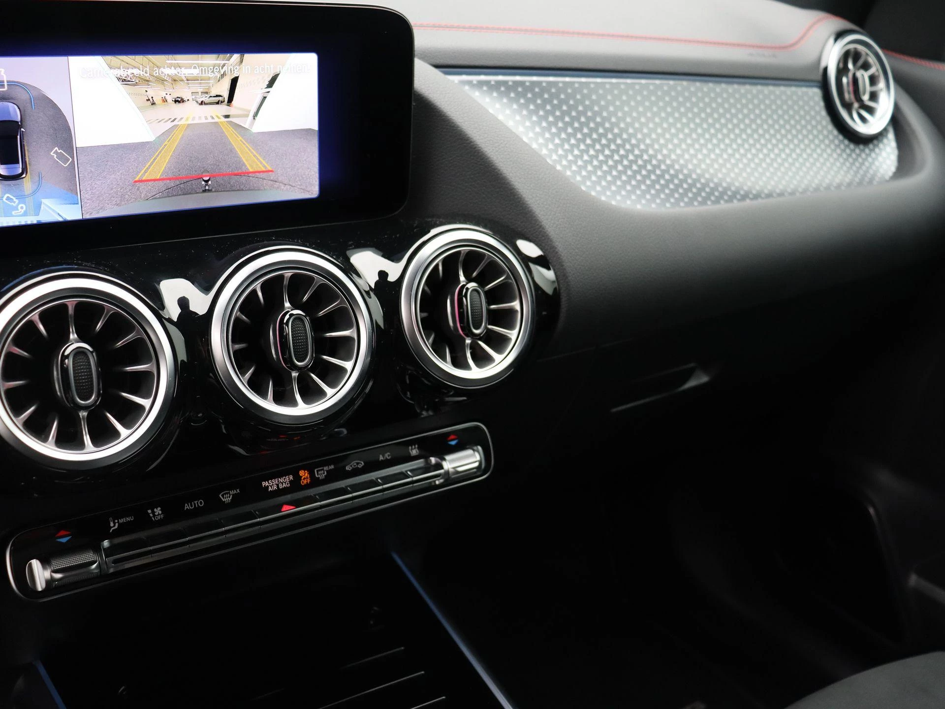 Mercedes-Benz-EQA-image-11