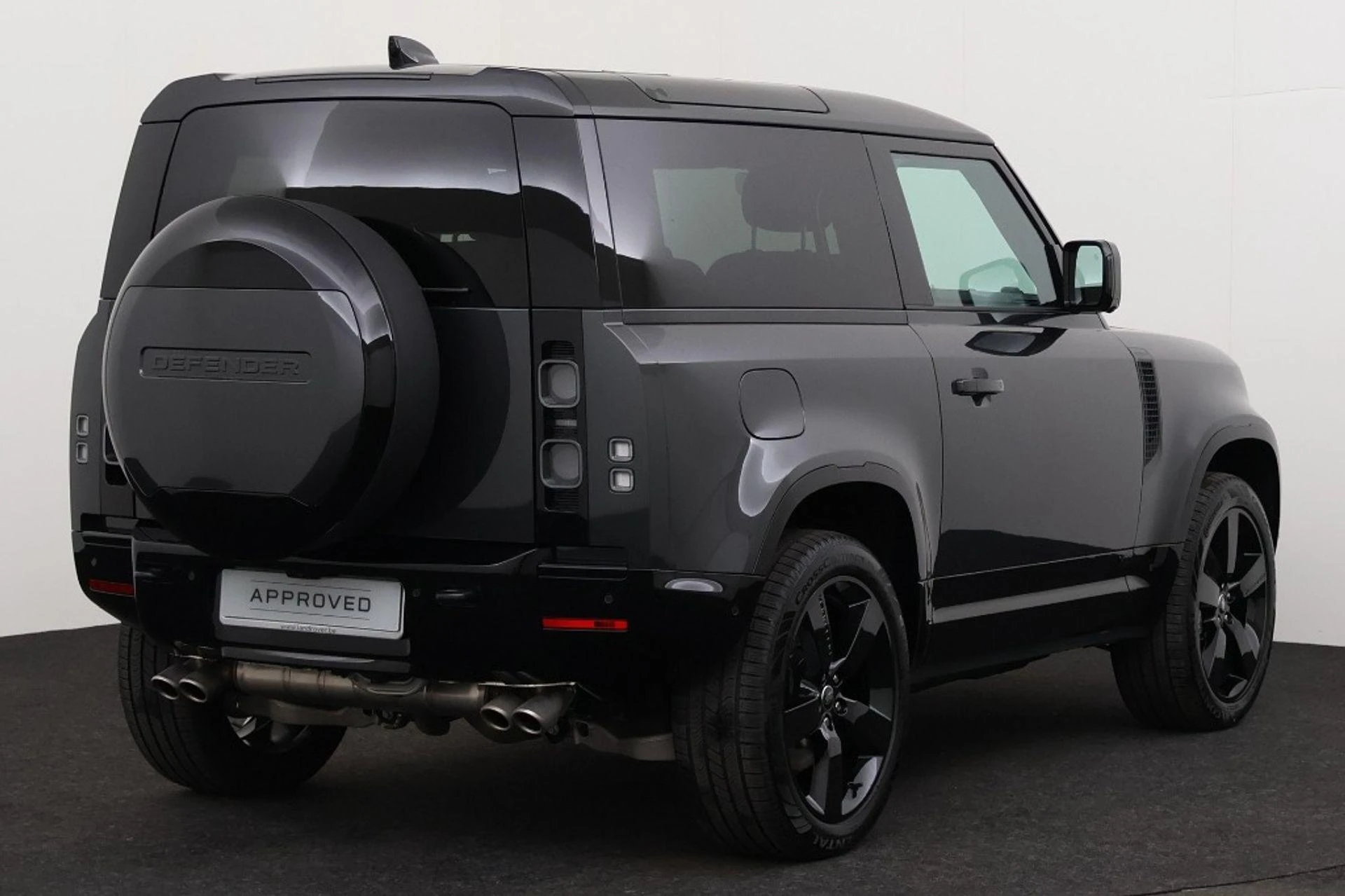 Land Rover-Defender-image-3
