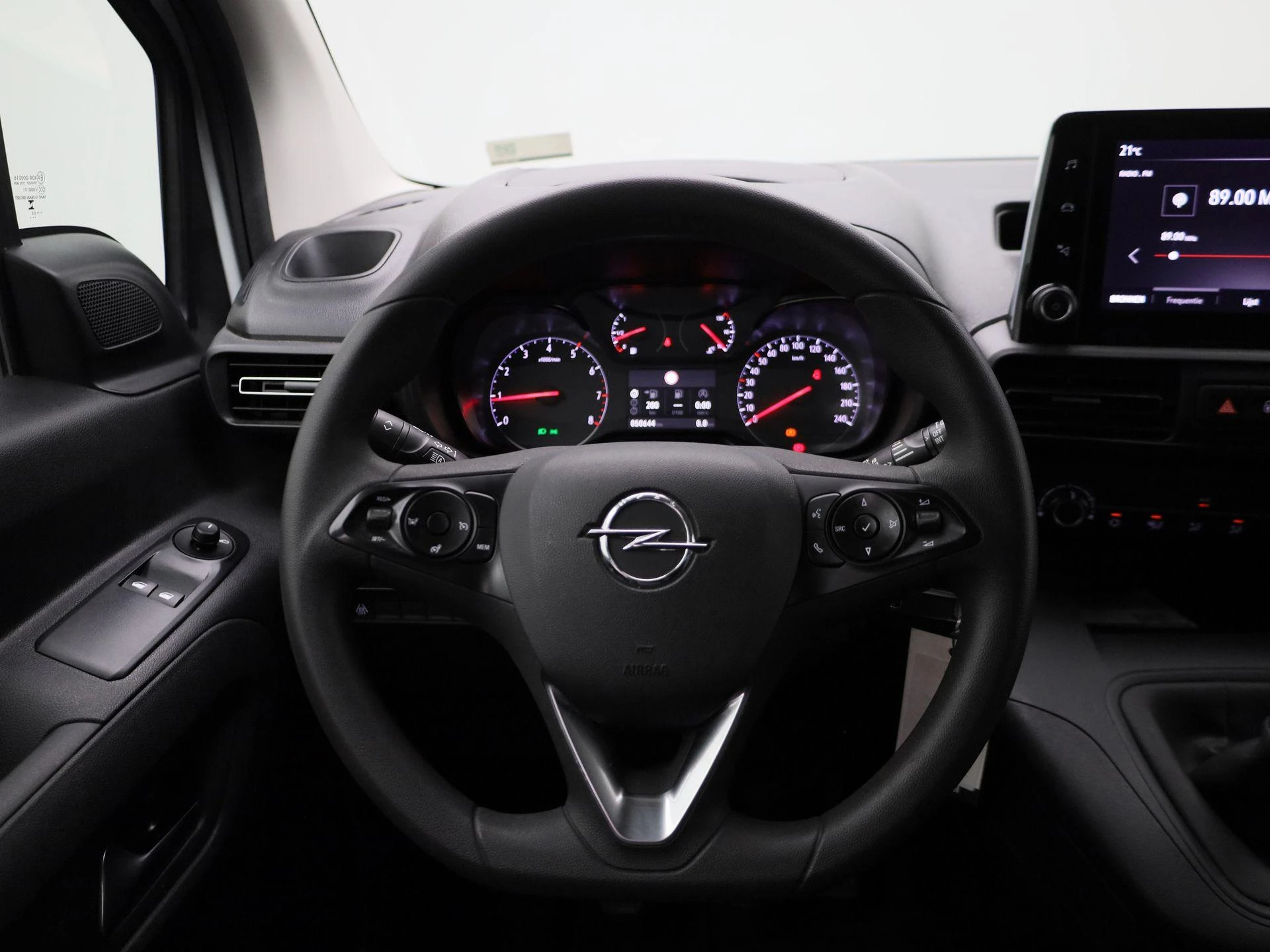 Opel-Combo Life-image-6