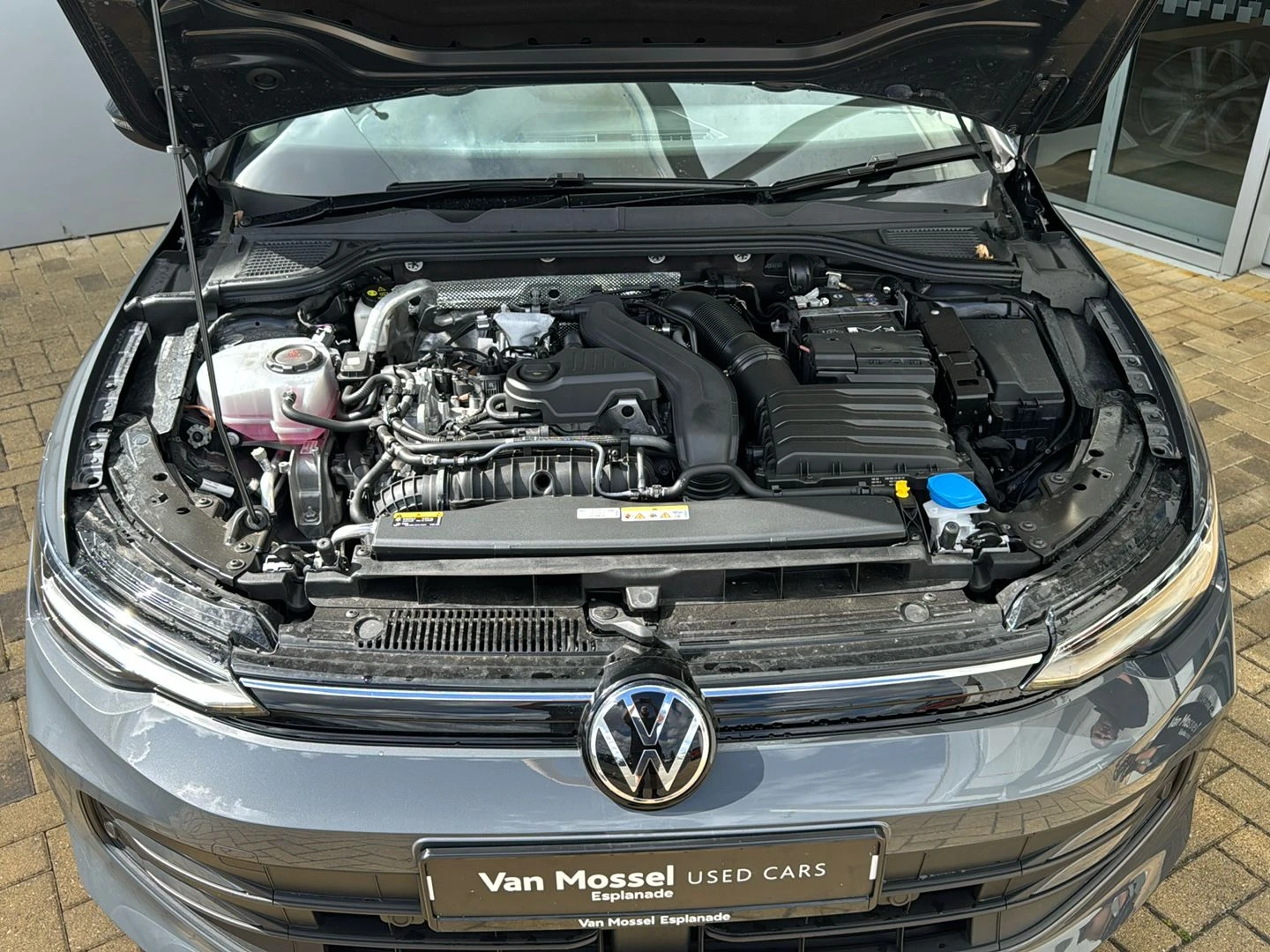 Volkswagen-Golf-image-13