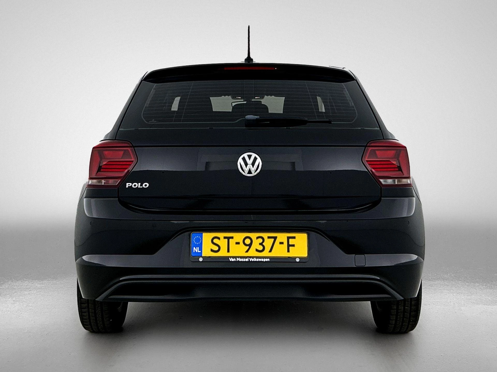 Volkswagen-Polo-image-2