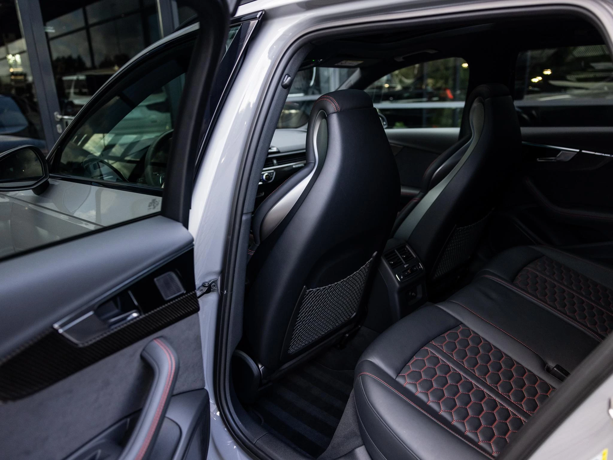 Audi RS4 Avant 2.9 TFSI RS 4 quattro competition plus kuipstoelen