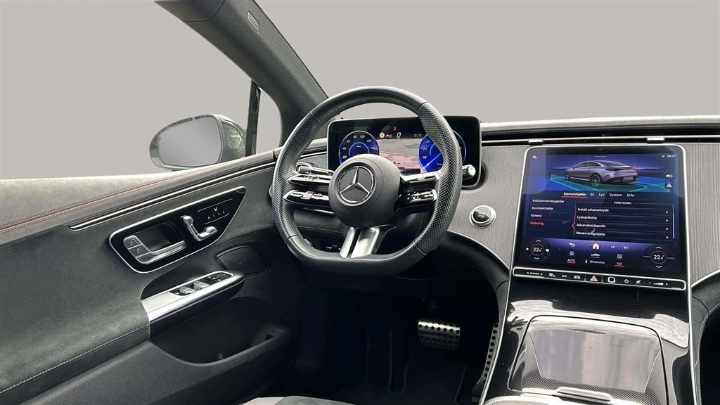 Mercedes-Benz-EQE-image-13