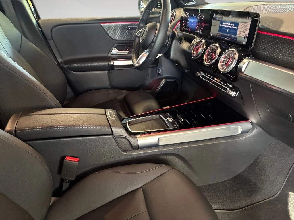 Mercedes-Benz-GLB 200 d-image-15