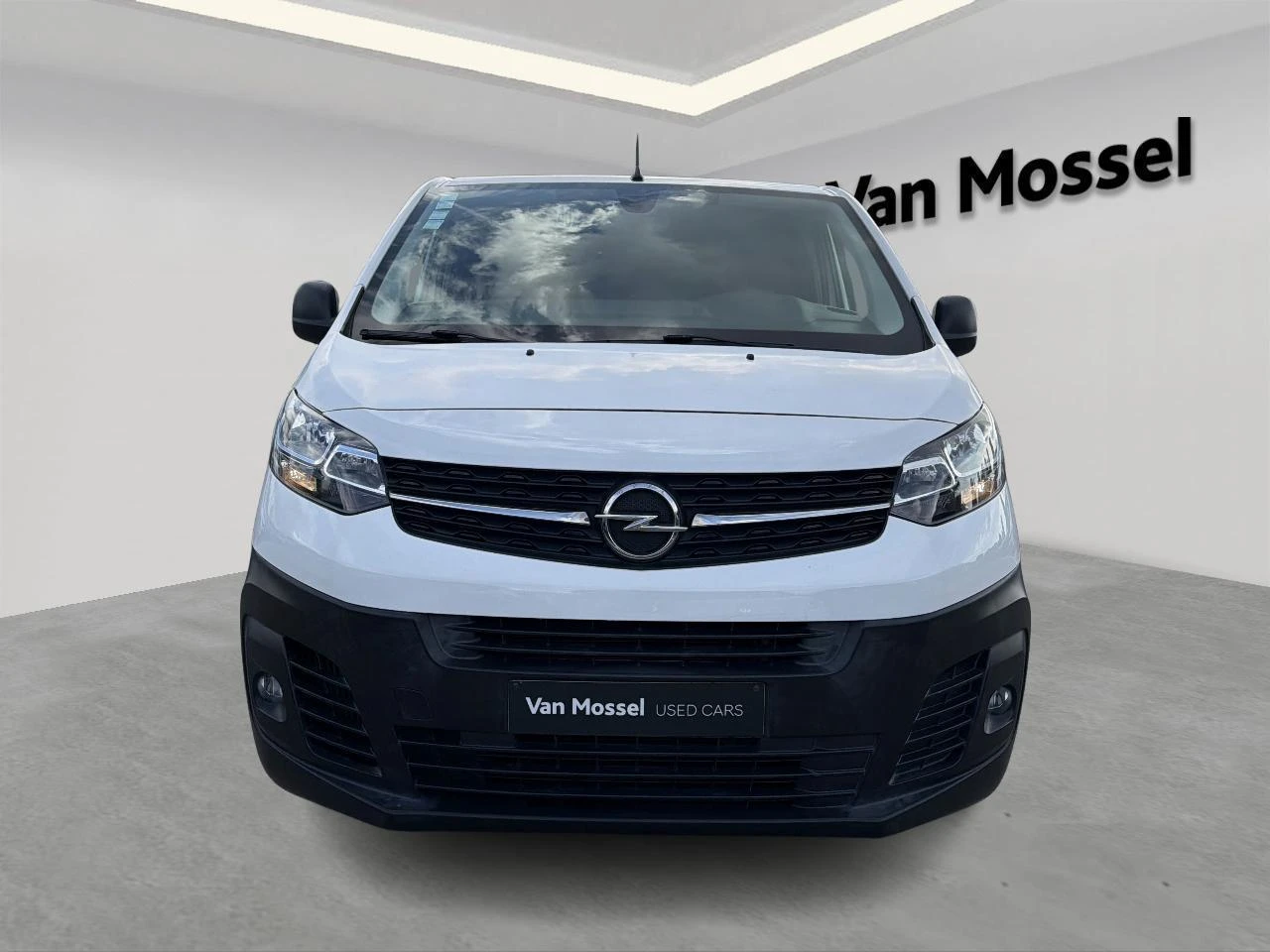 Opel-Vivaro-image-1