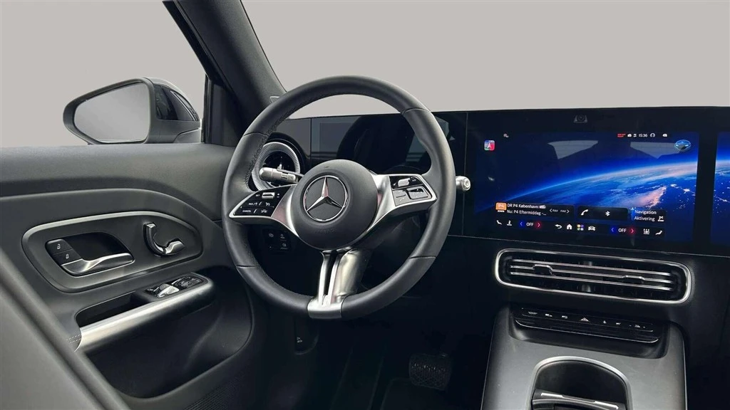 Mercedes-Benz-GLB-image-11