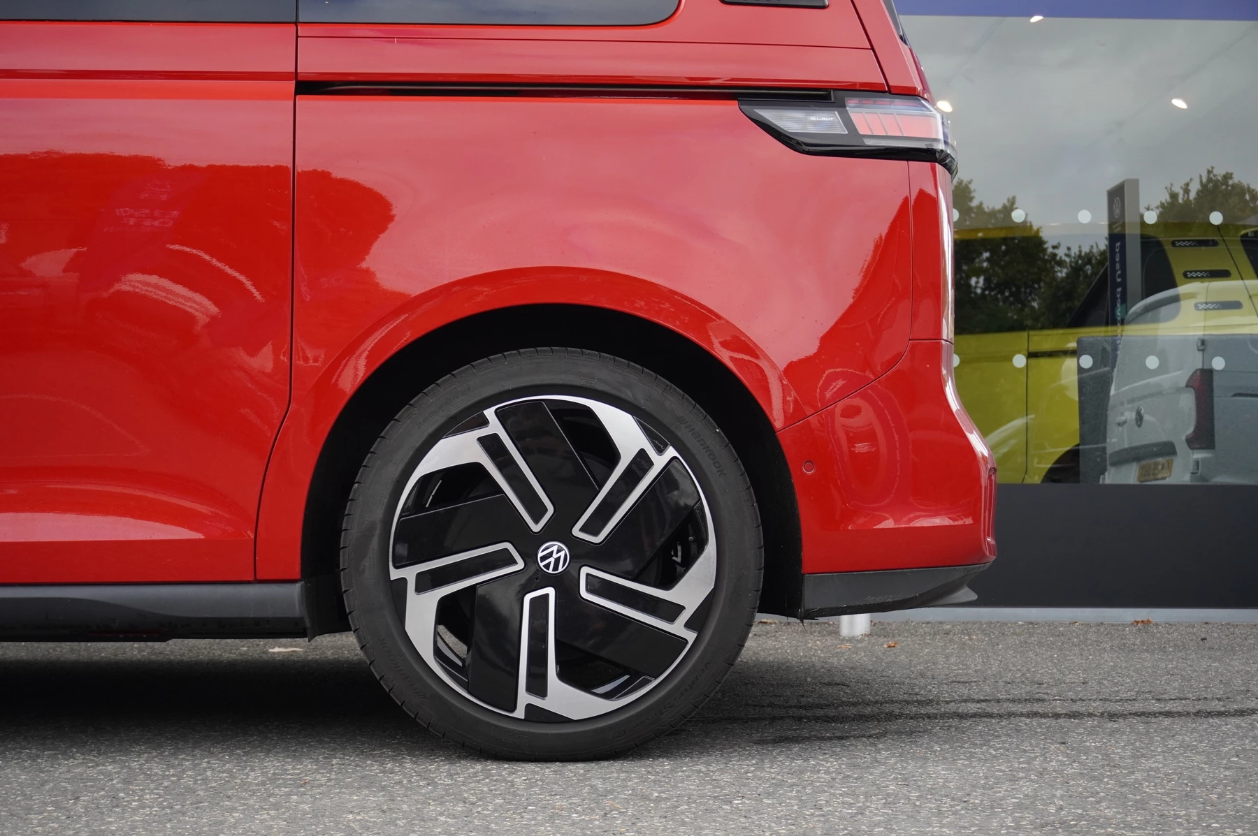 Volkswagen-ID. Buzz-image-20