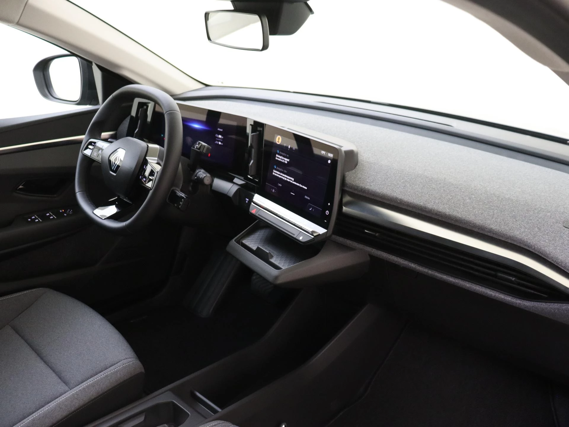 Renault-Megane E-Tech-image-11