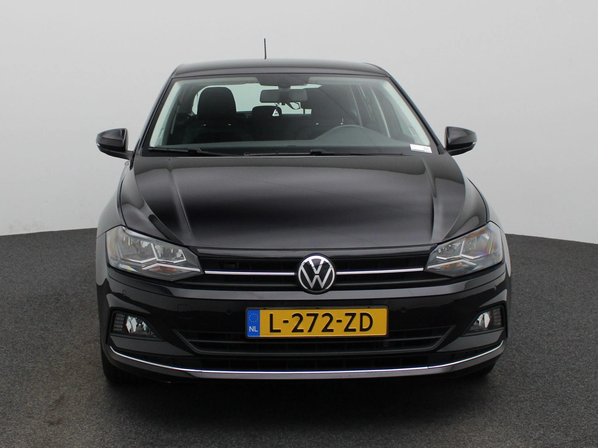 Volkswagen-Polo-image-2